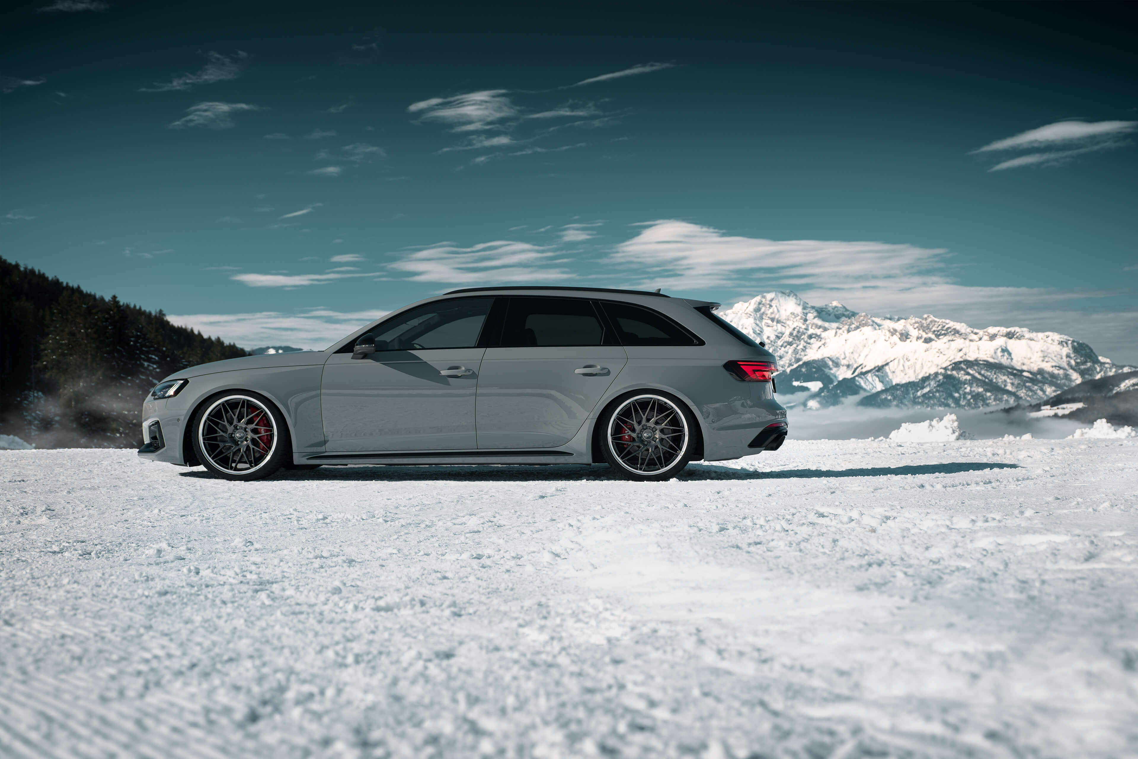 DOTZ Tanaka dark Audi RS4 Seite