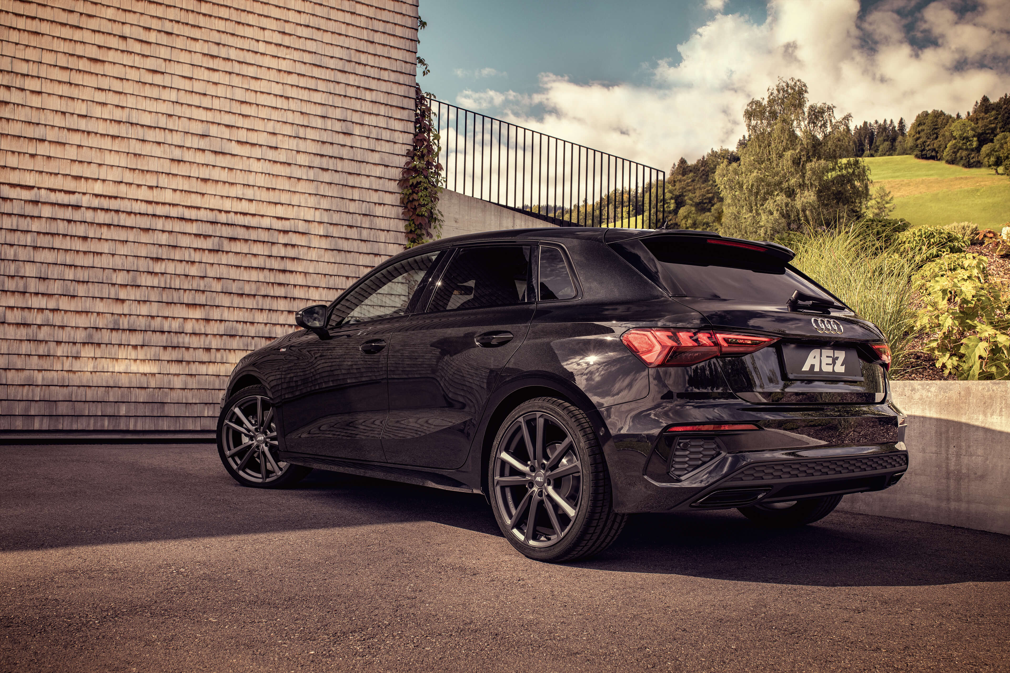 AEZ Tioga graphite  Audi A3s Heck