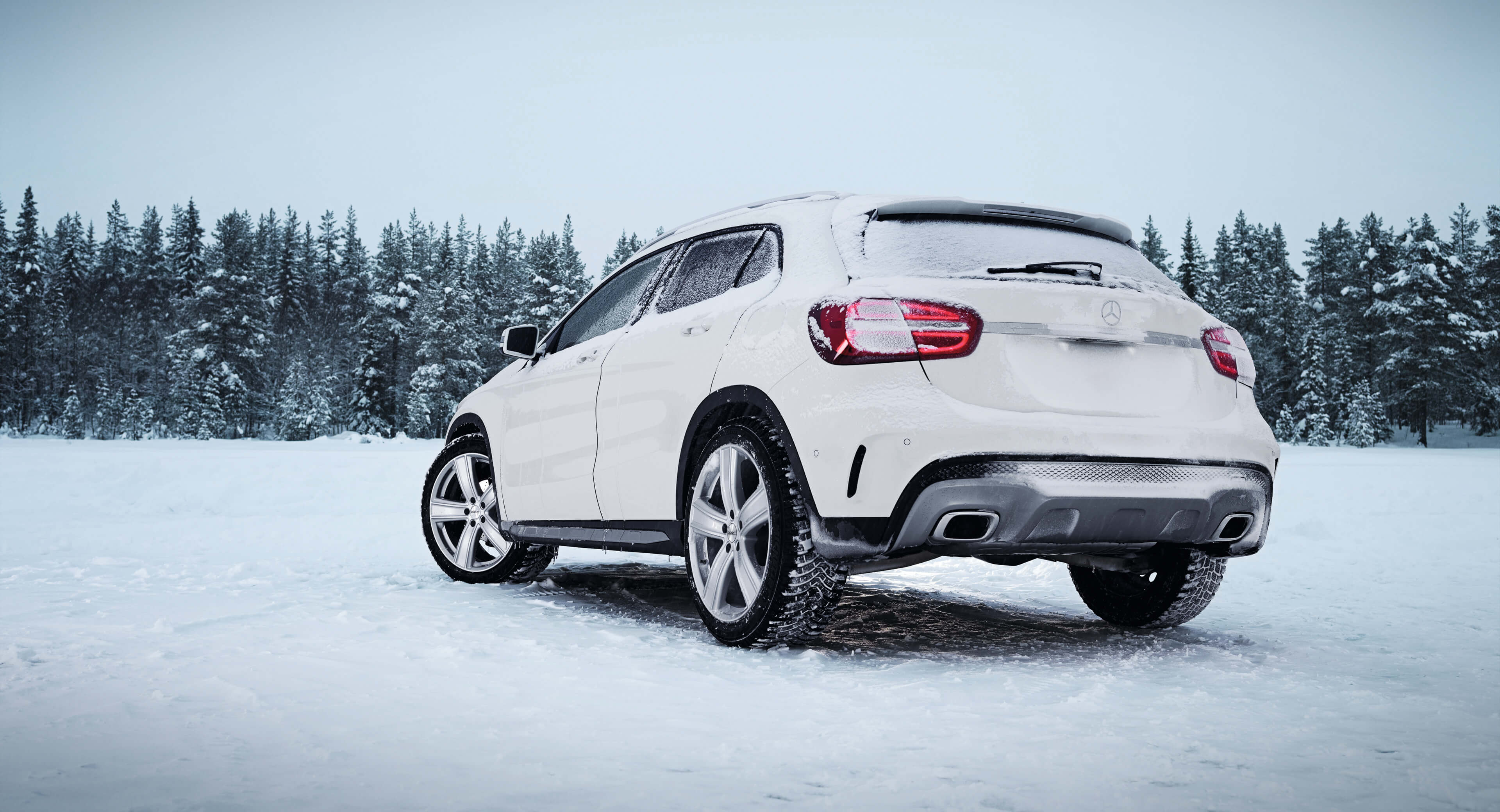 DEZENT TH Mercedes GLA-Class Heck