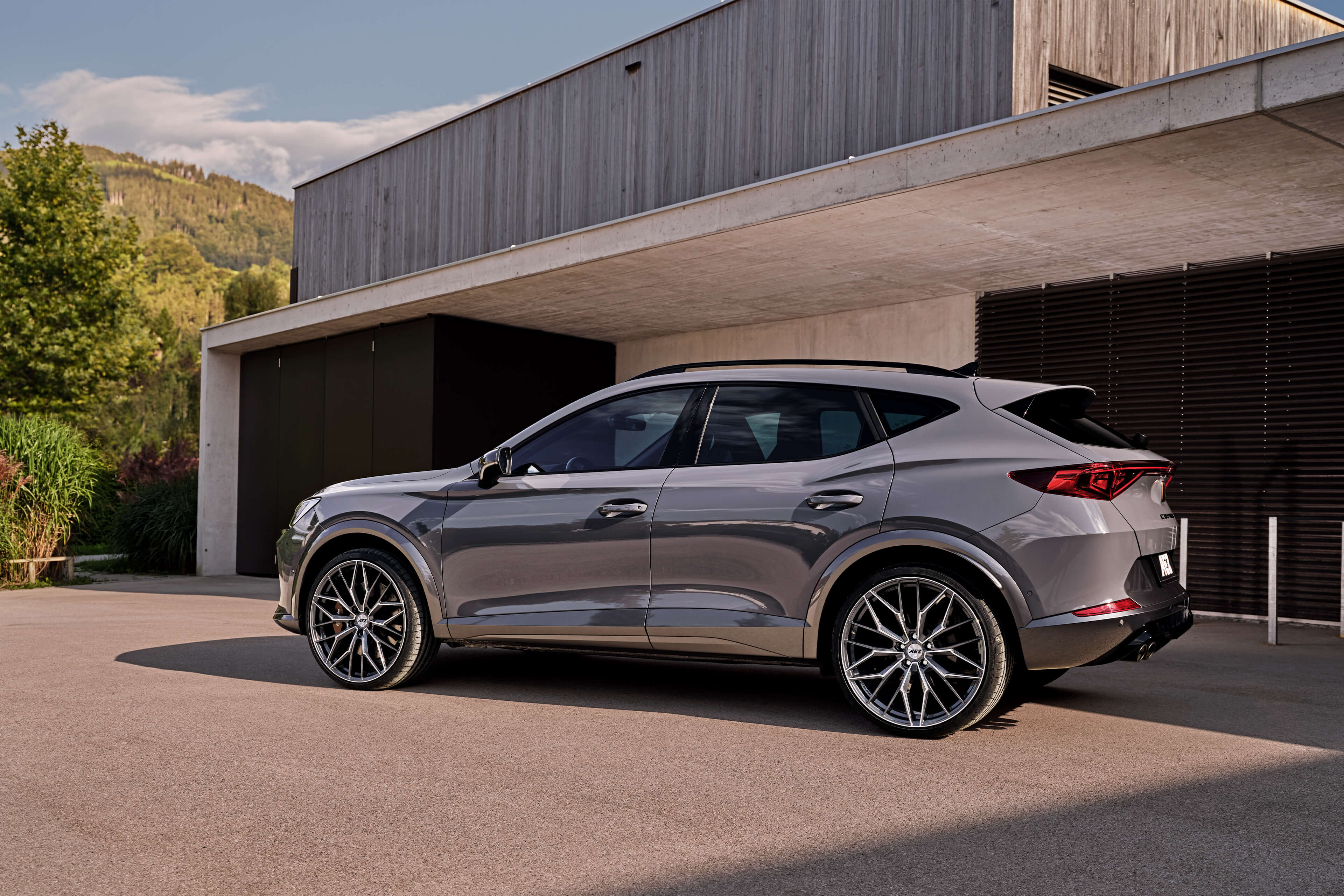 AEZ Porto dark Cupra Formentor Seite