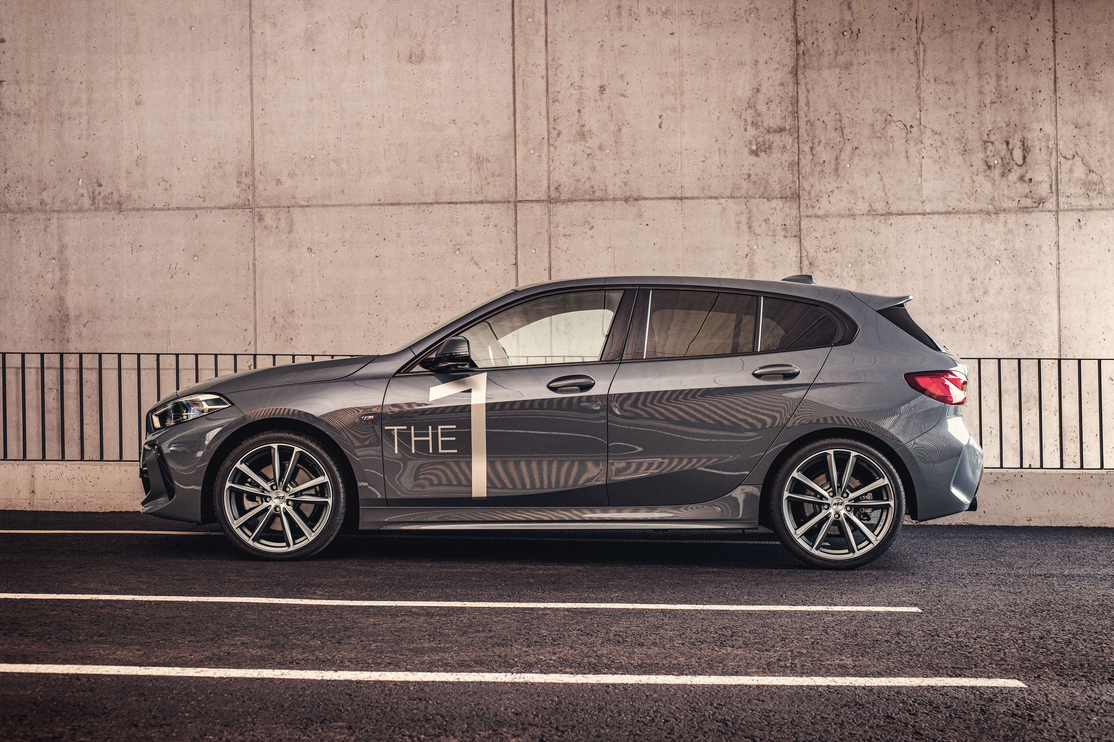 AEZ Tioga titan BMW1 Seite