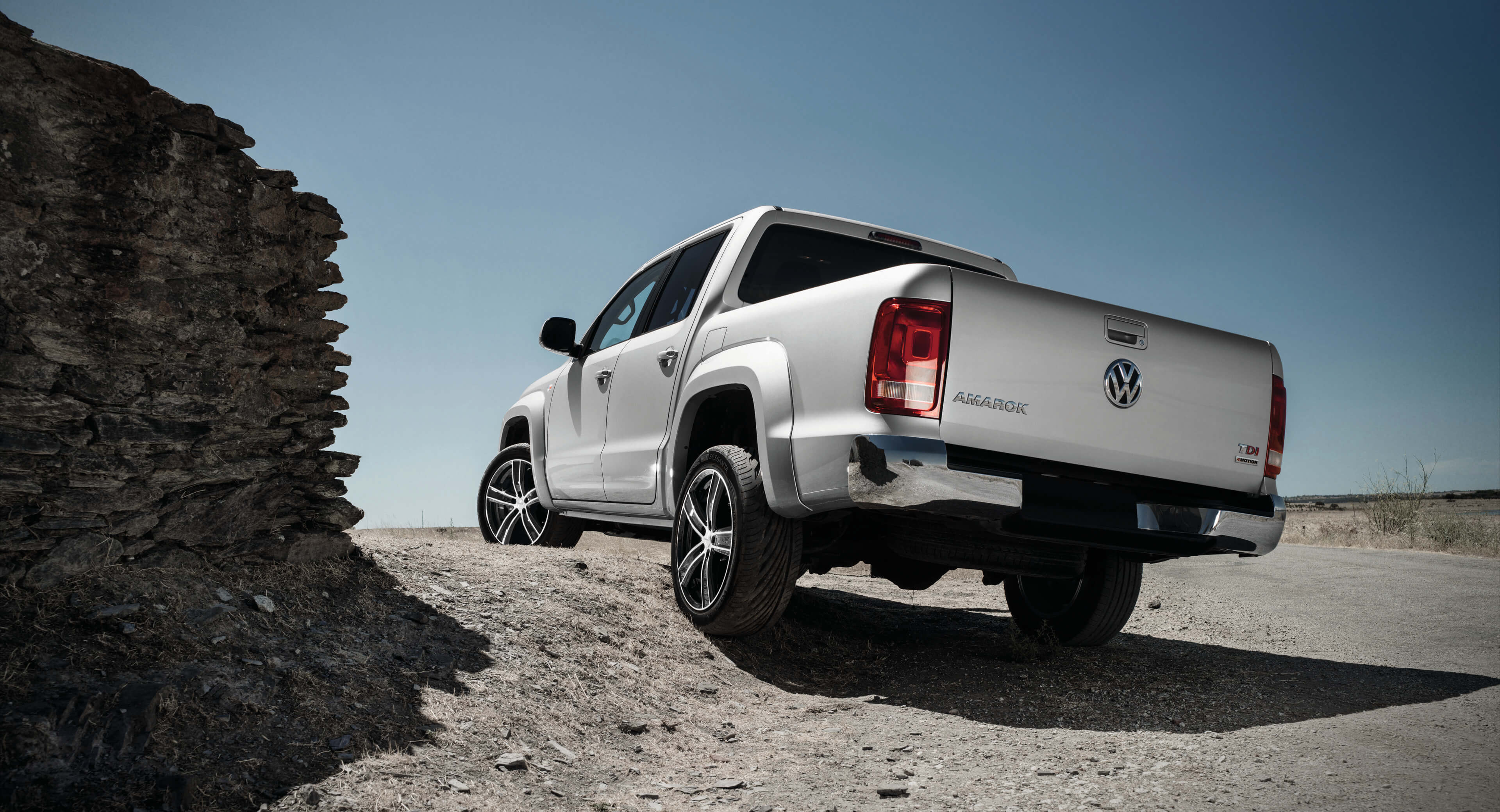 DEZENT TH dark Leichtmetallrad VW T5 Amarok Touareg Fahrzeuge 