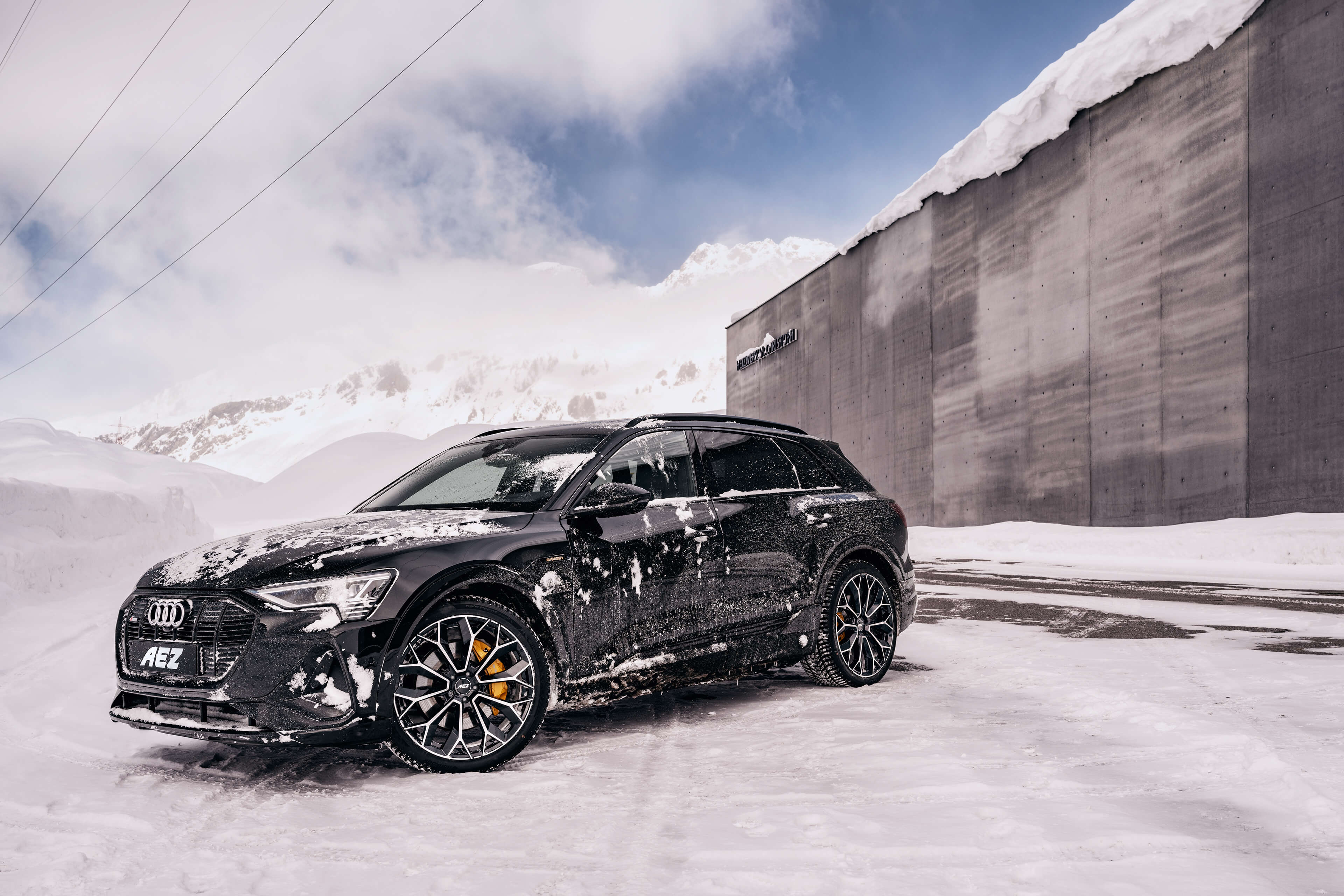 AEZ Leipzig dark Audi e-tron Seite