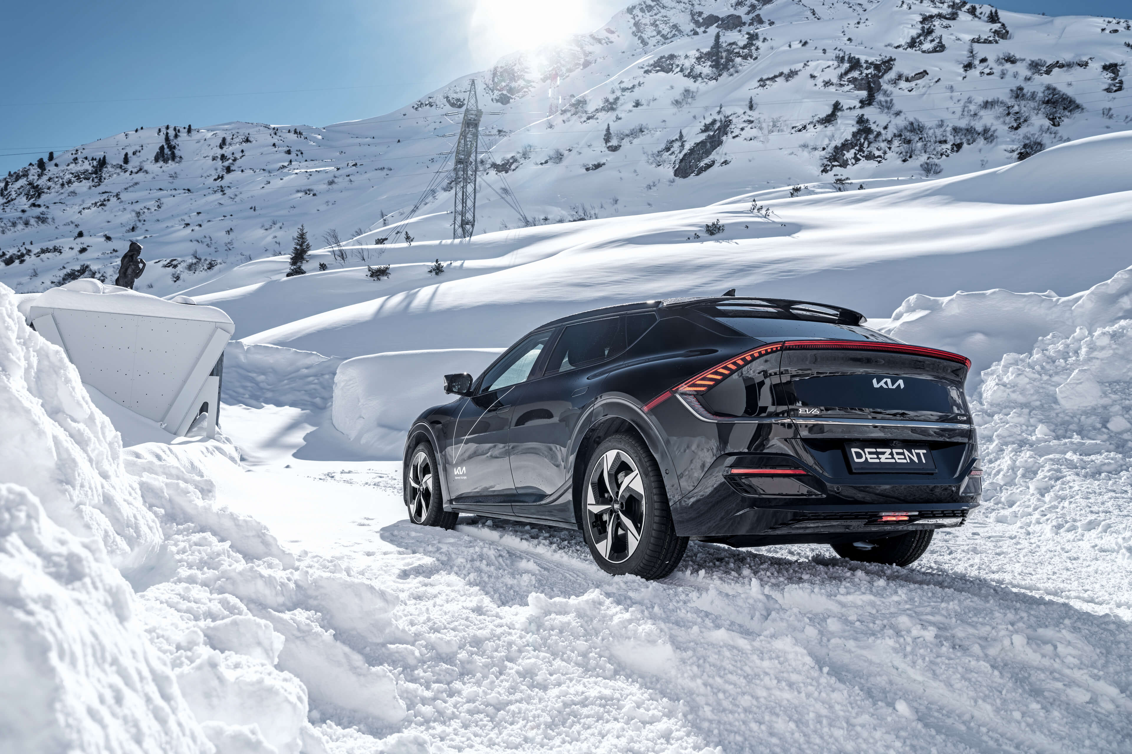 DEZENT AO dark KIA EV6 Heck