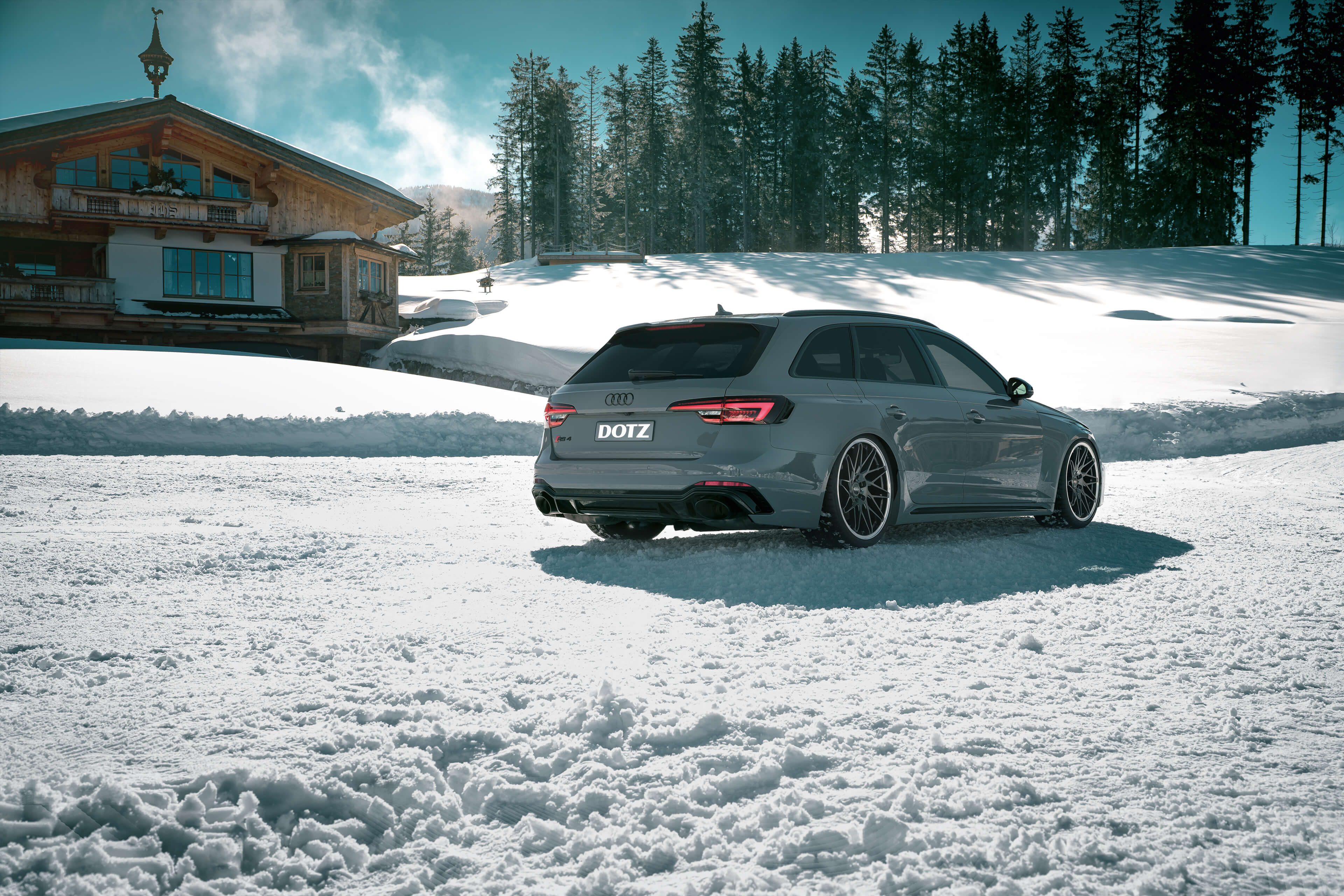 DOTZ Tanaka dark Audi RS4 Heck