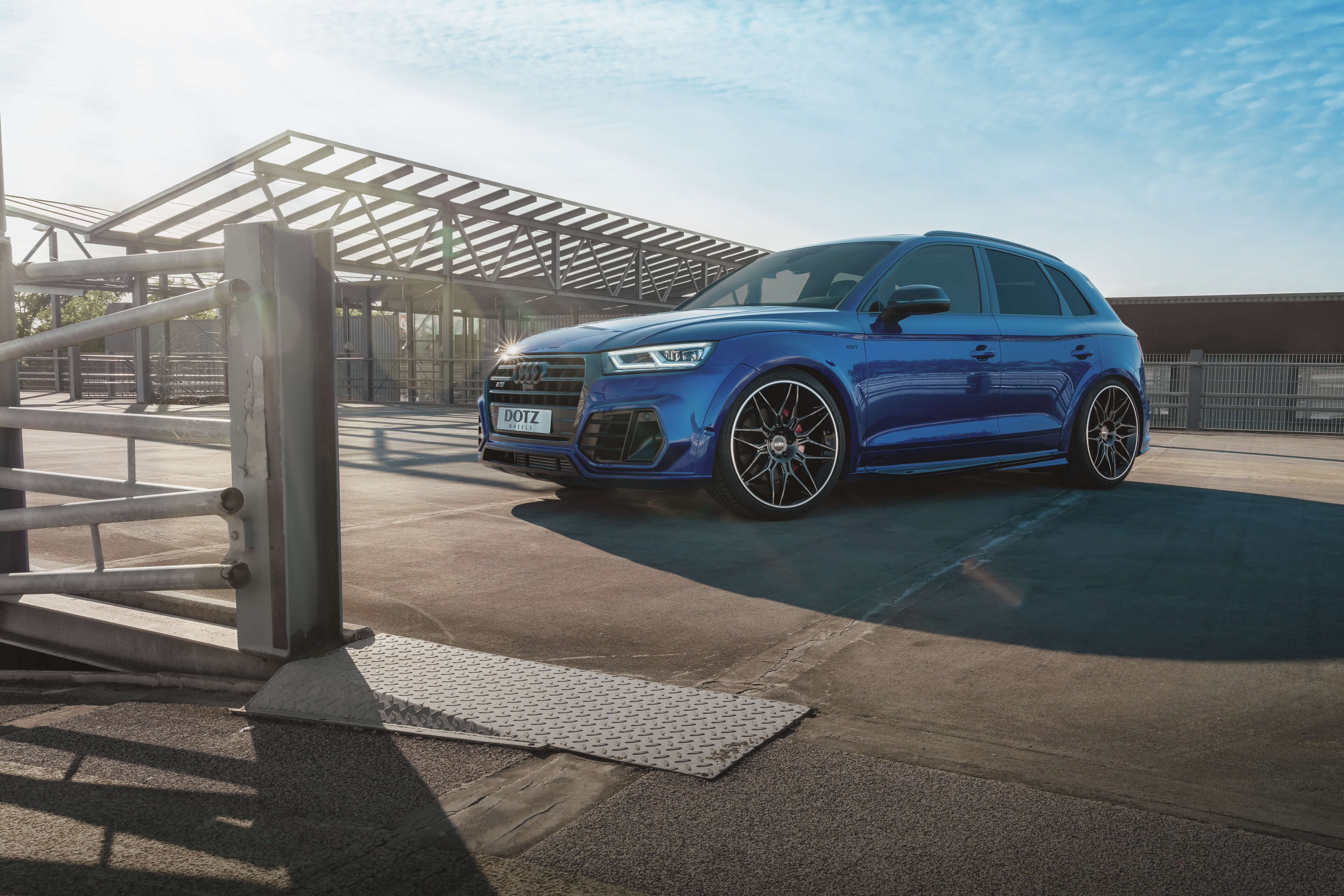 DOTZ LongBeach dark Audi SQ5 frontal