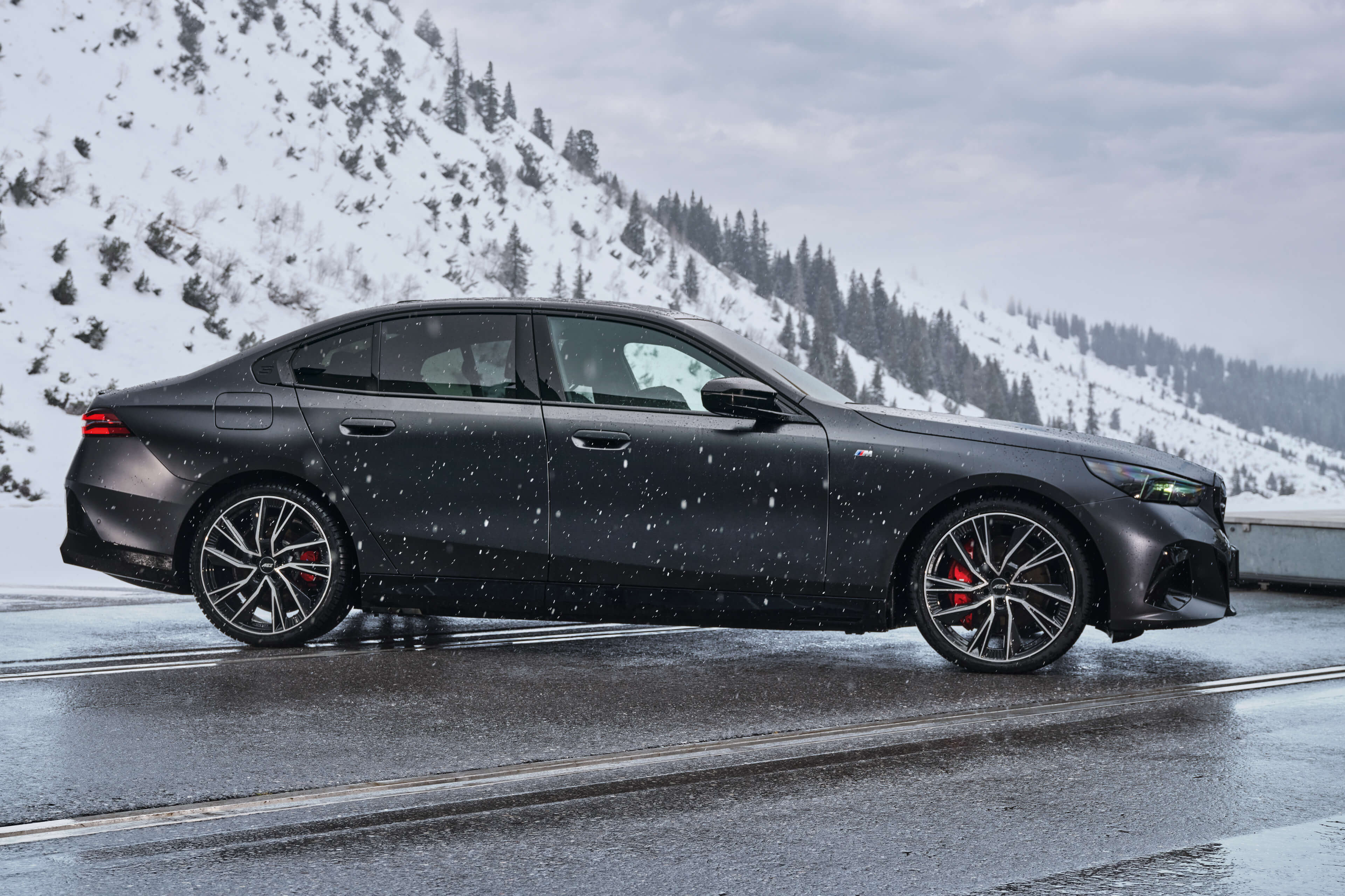 AEZ Havanna dark BMW i5 Seite