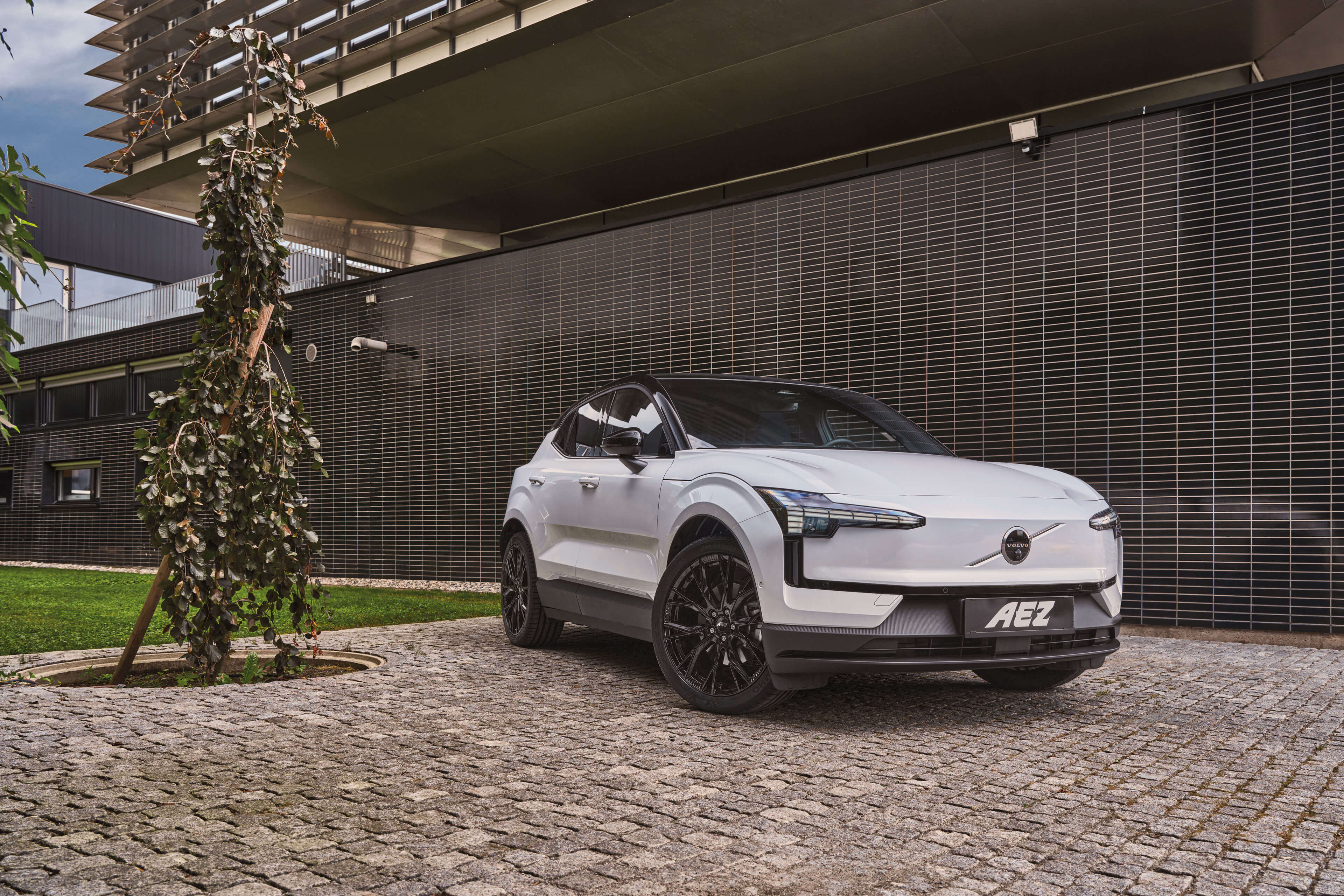 AEZ Toronto black Volvo EX30 Front