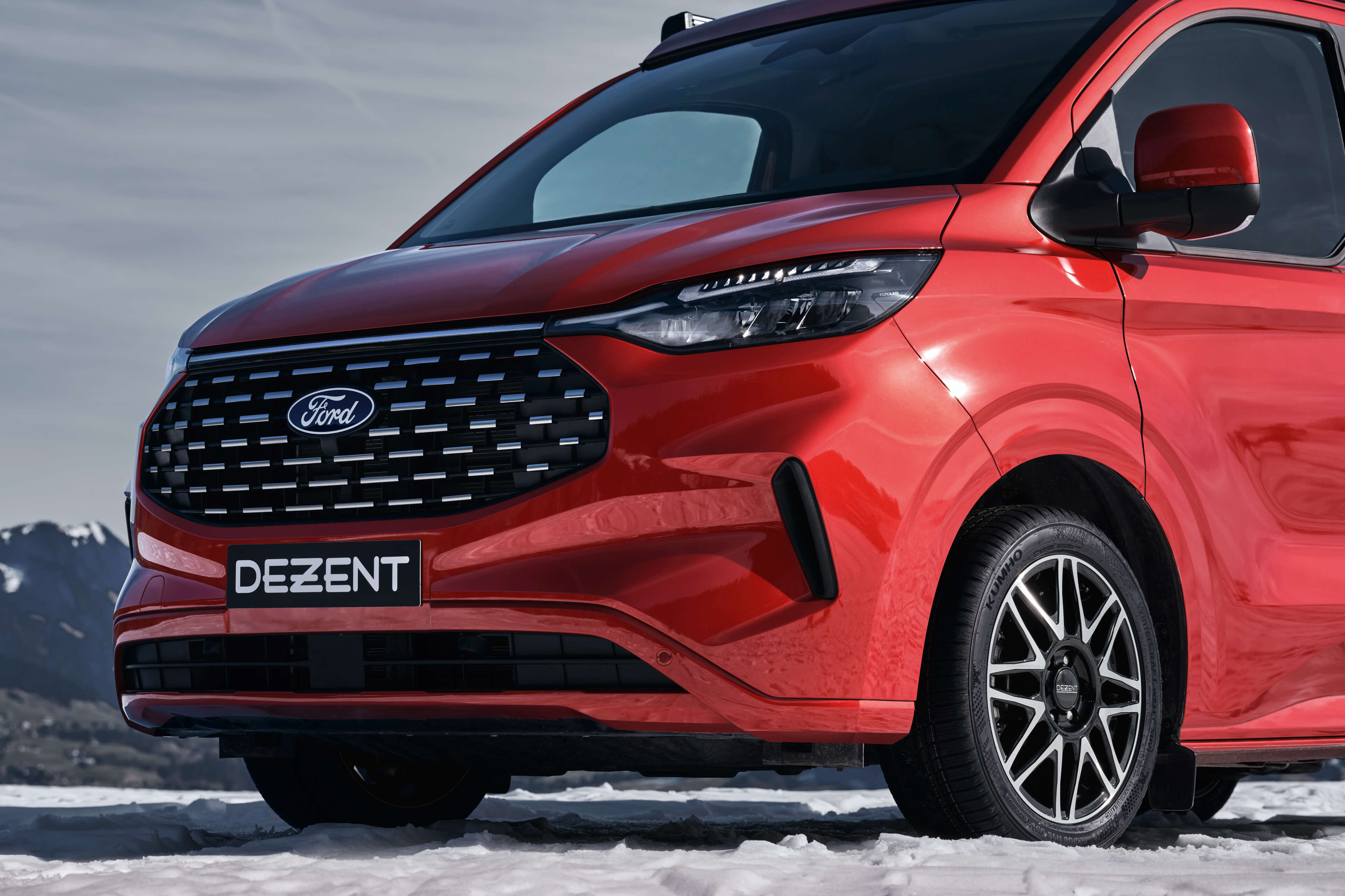 DEZENT KH dark Ford Nugget detail