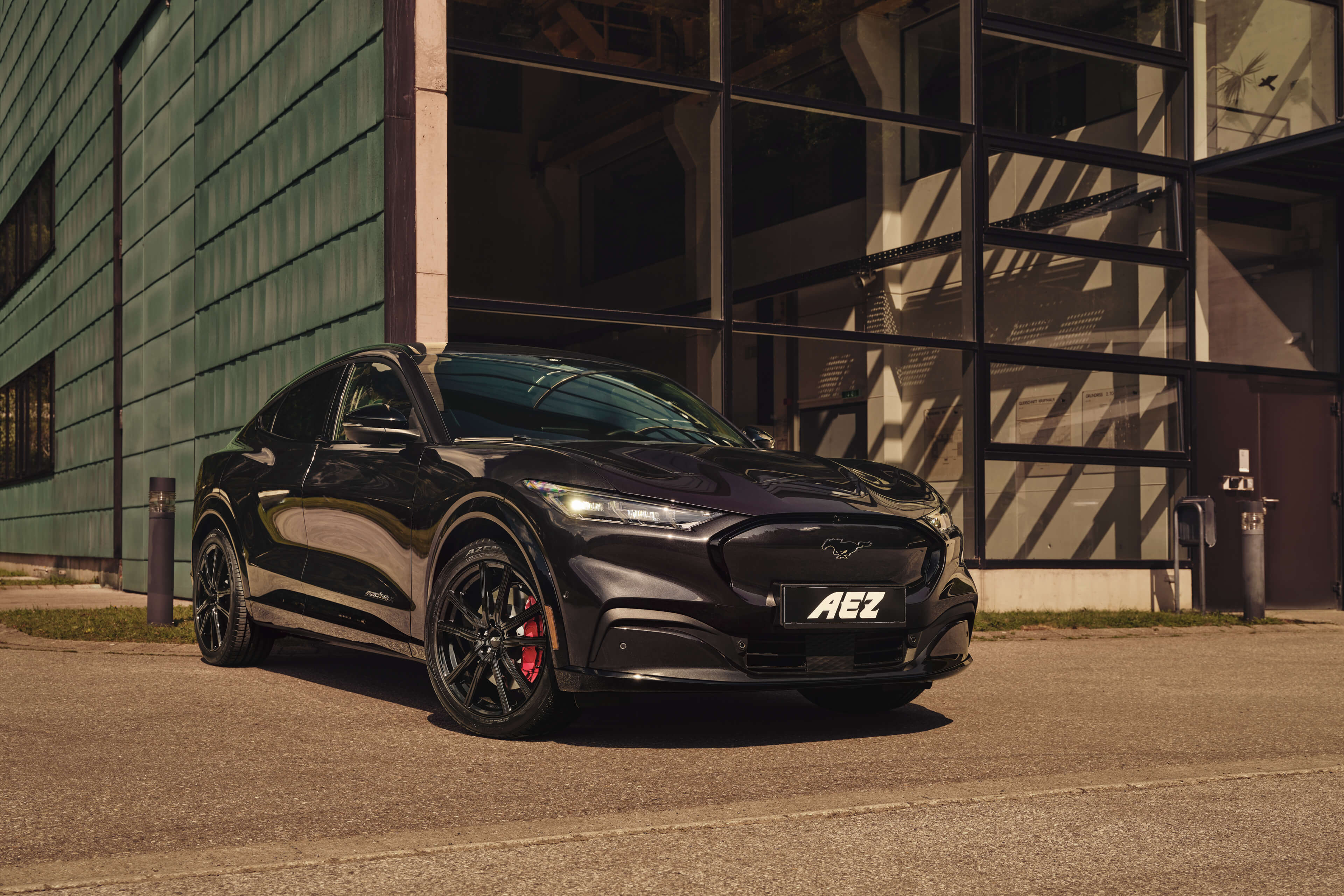 AEZ Montreal black Mustang Mach E Frontal