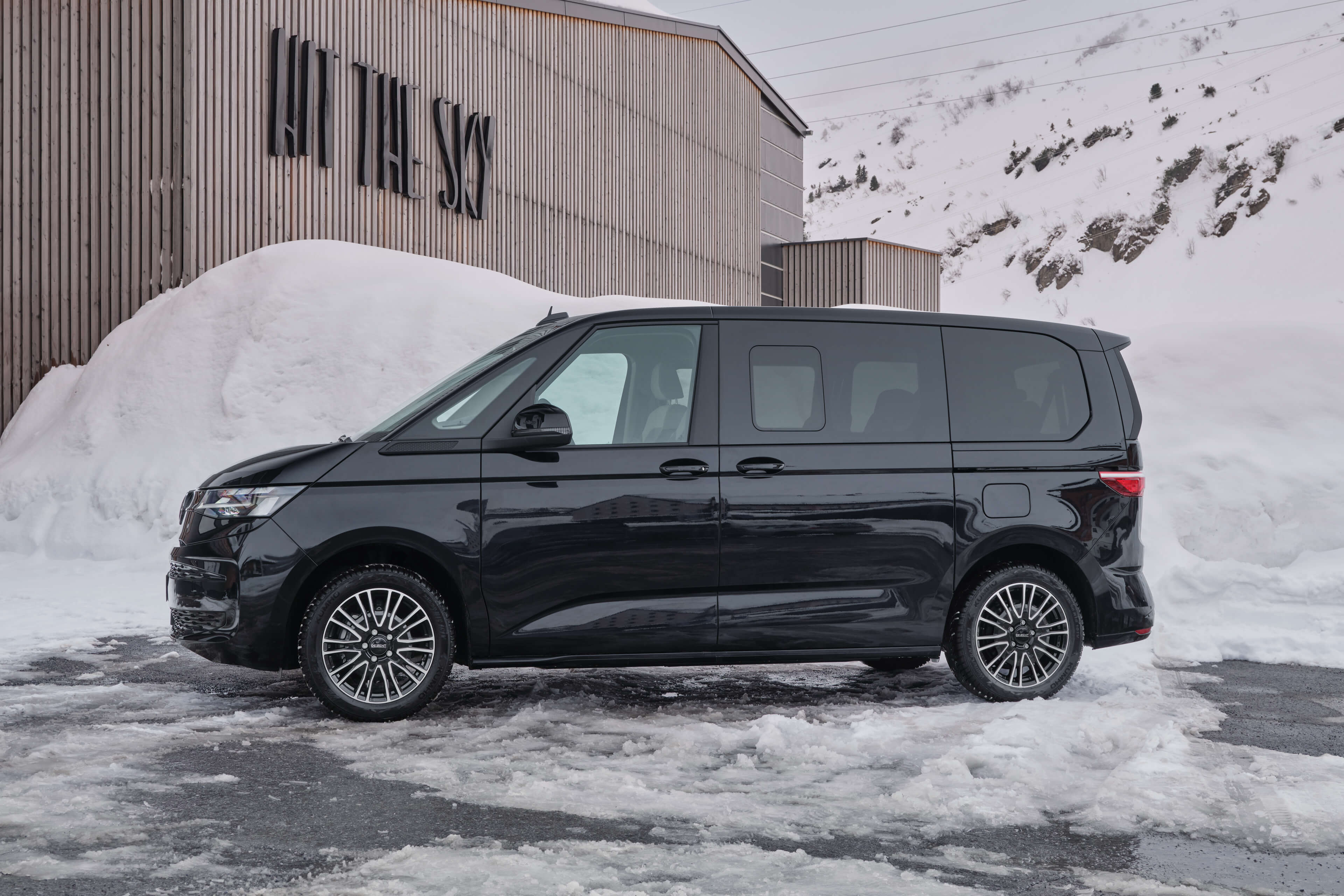 DEZENT KE dark VW T7 Seite