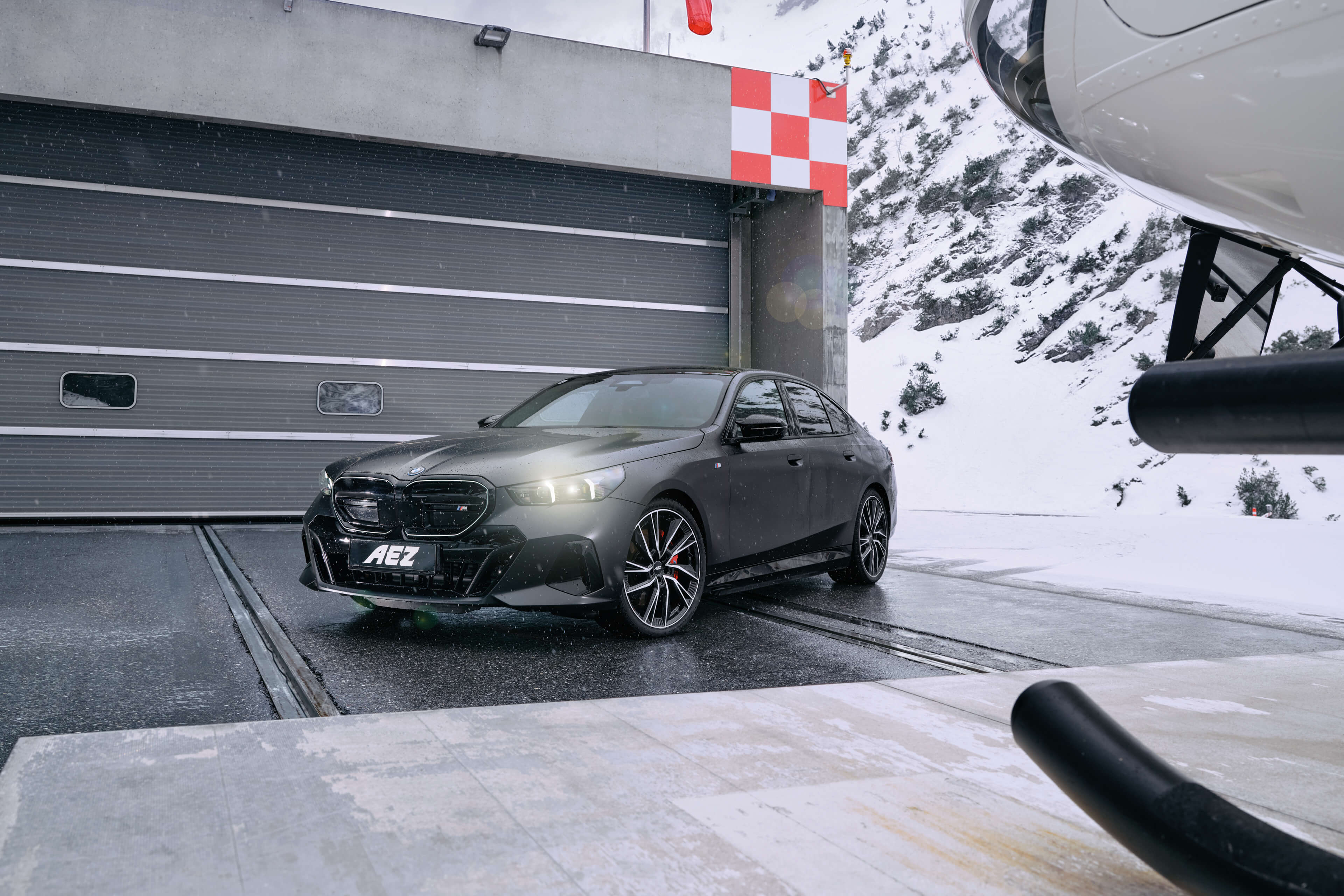 AEZ Havanna dark BMW i5 Front