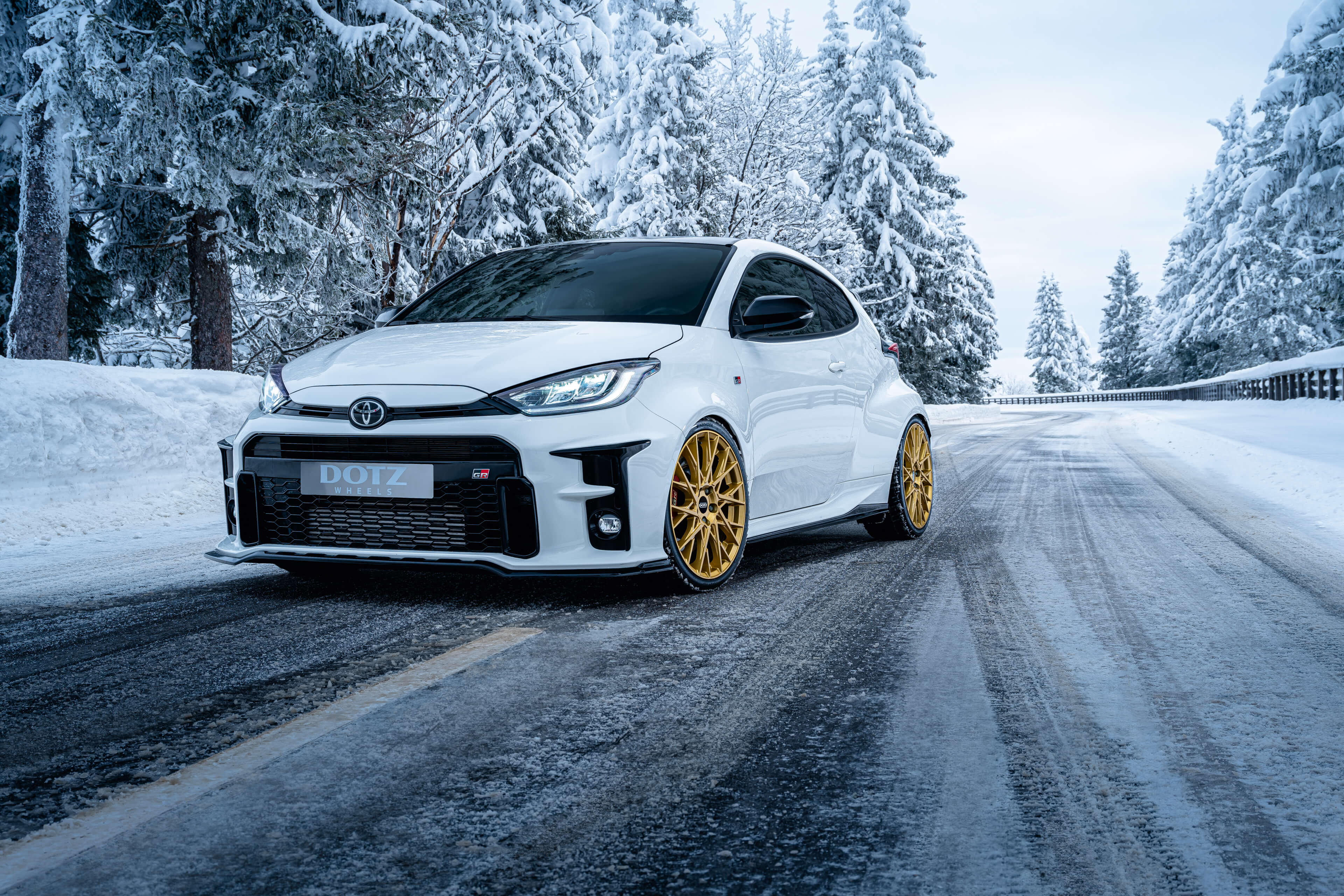 DOTZ Fuji gold Toyota Yaris GR frontal