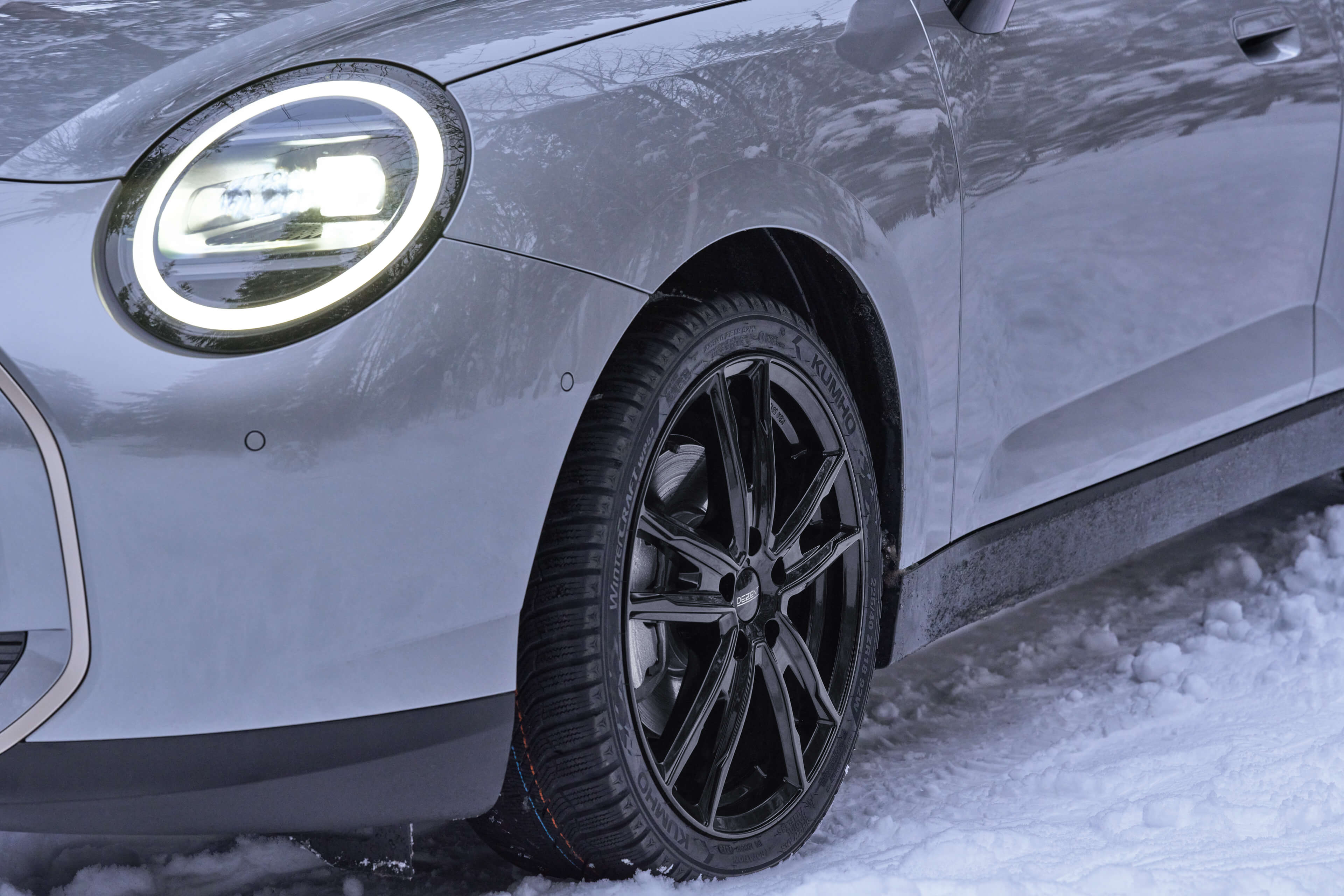 DEZENT KF black Mini Cooper detail