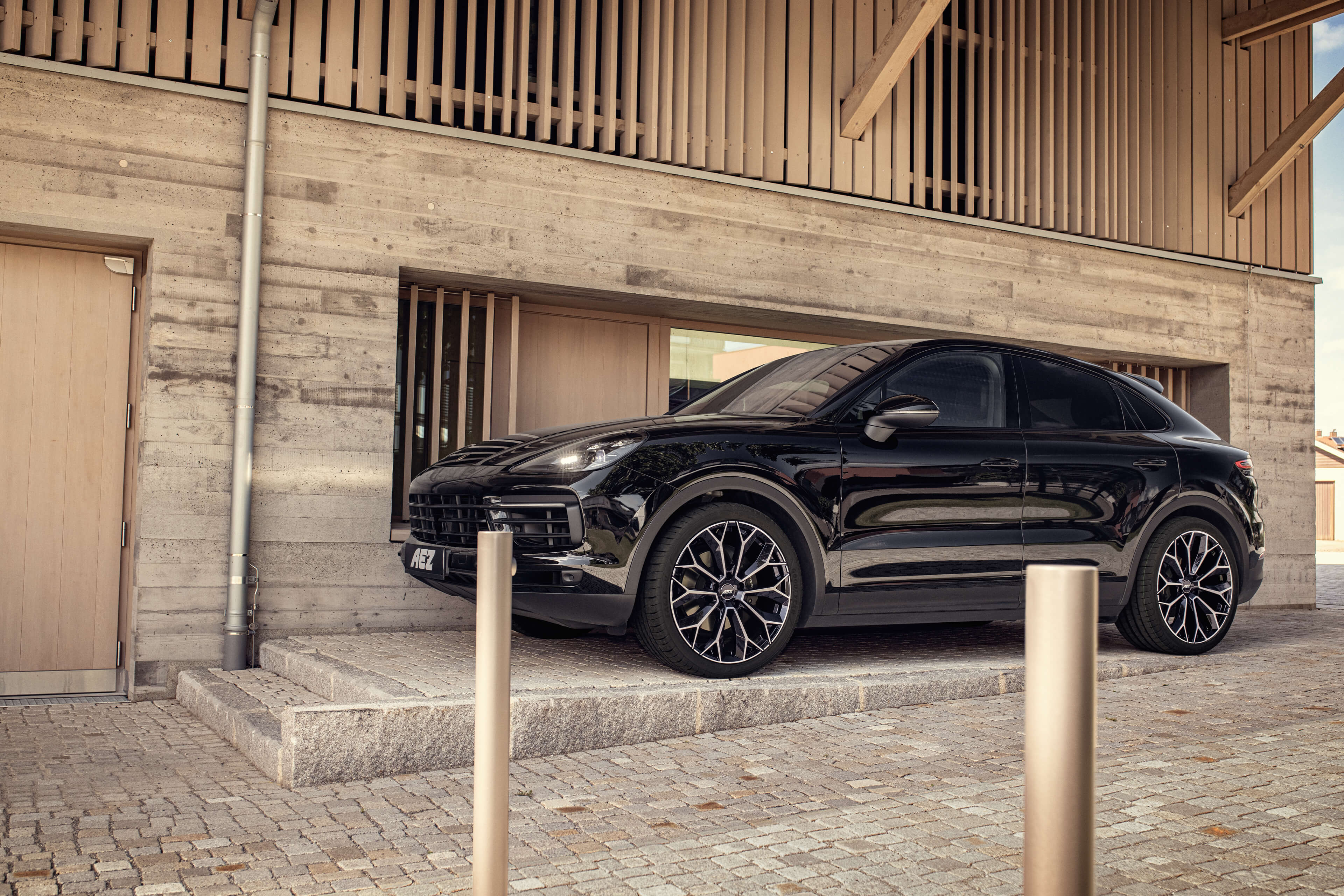 AEZ Leipzig dark Porsche Cayenne Frontal