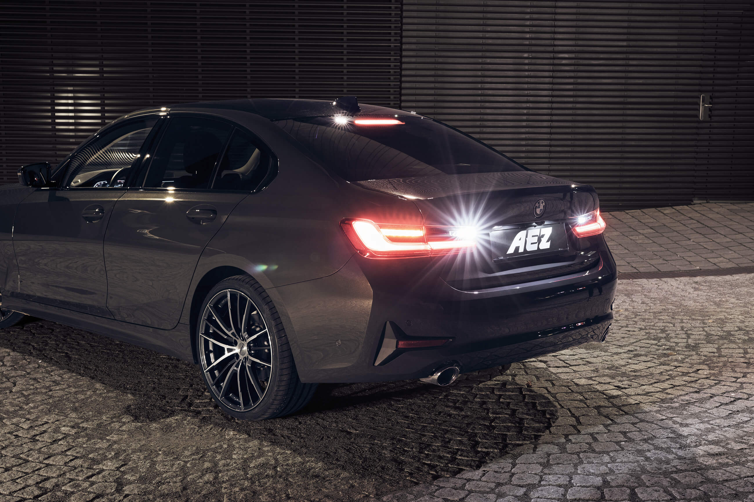AEZ Kaiman dark BMW3 Heck