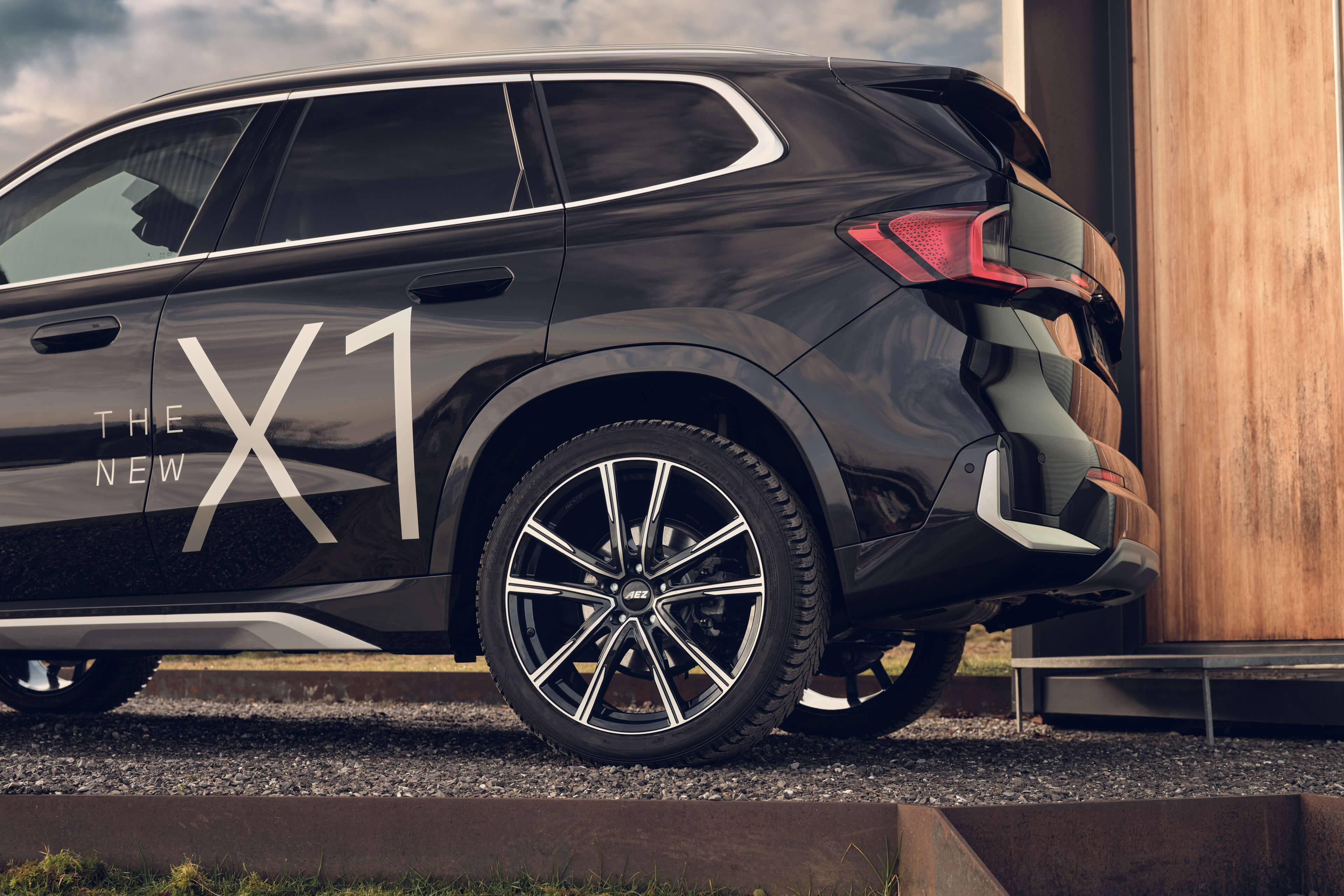 AEZ Montreal dark BMW X1 Heck