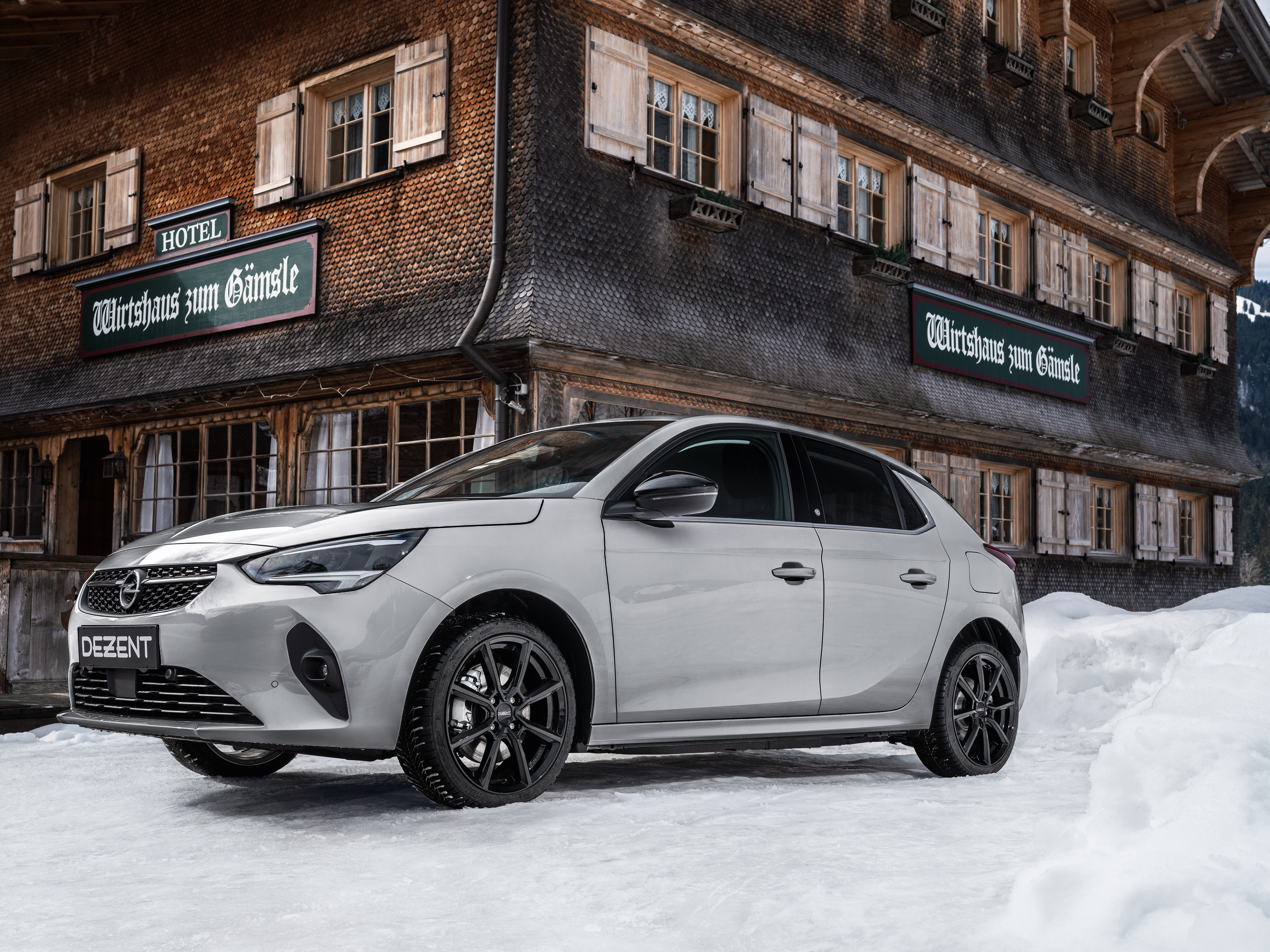 DEZENT TN Black auf Opel Corsa