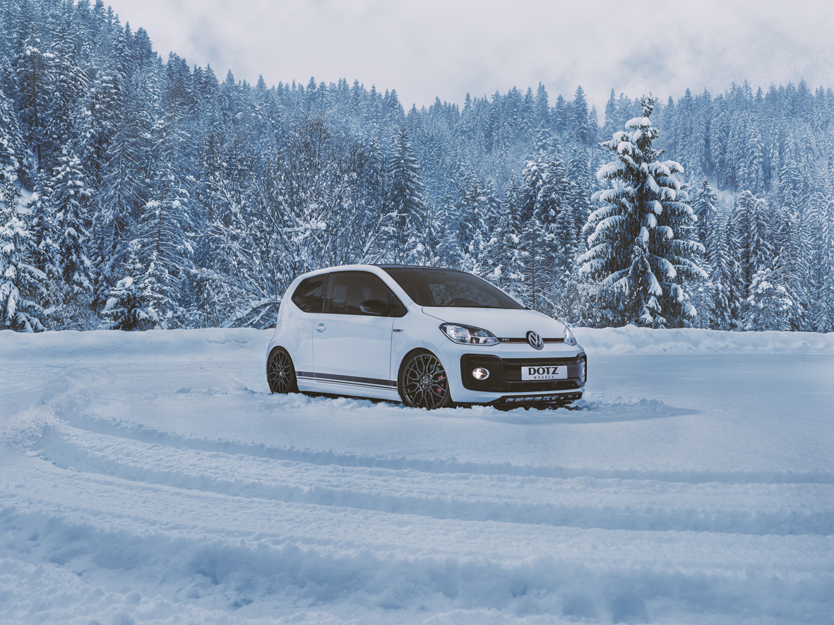 DOTZ LimeRock grey VW Up front