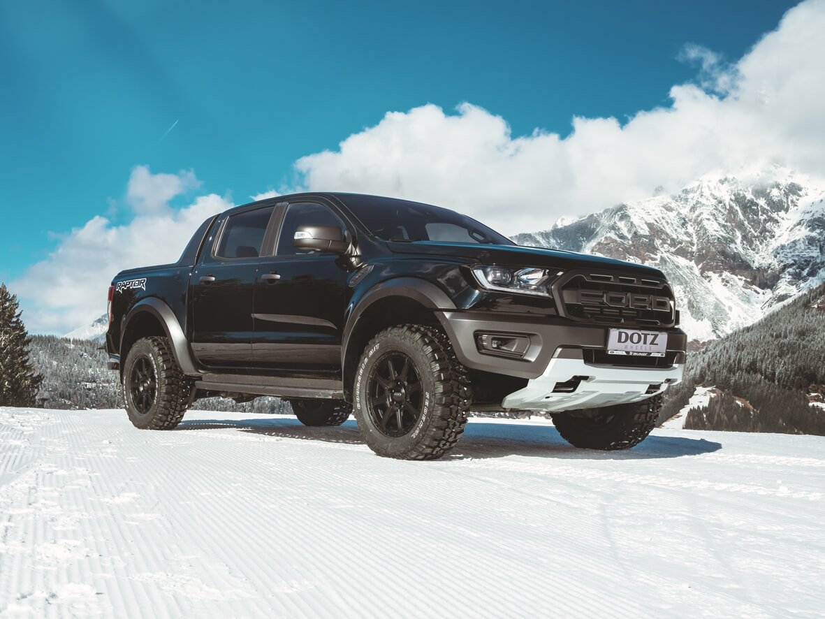 DOTZ Kalahari Black Nissan Navara Imagepic03