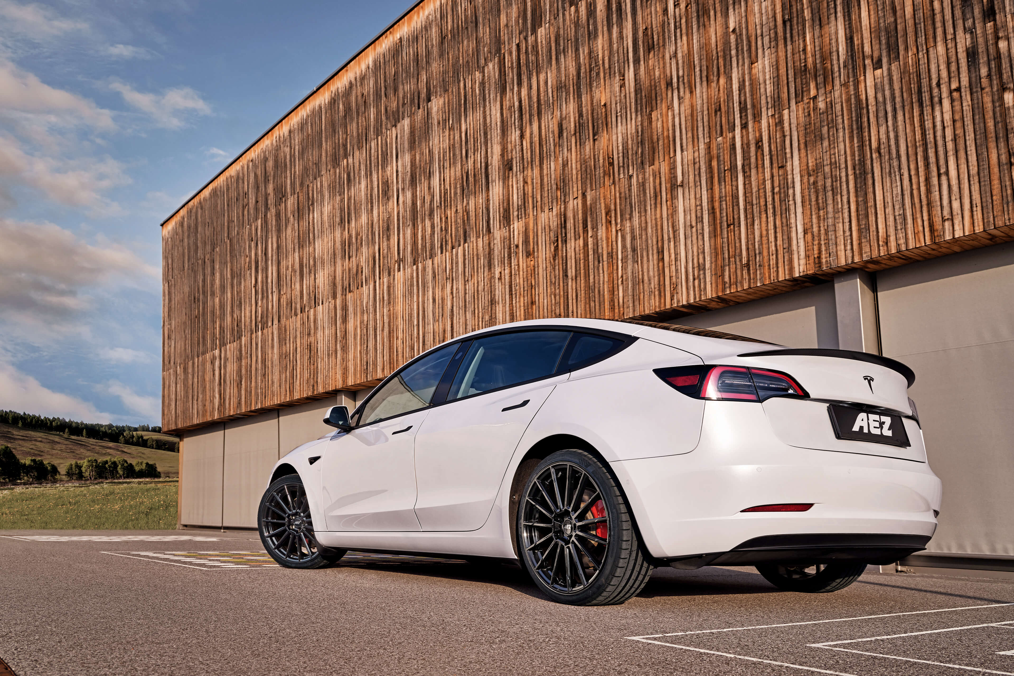 AEZ Atlanta black Tesla 1 Heck