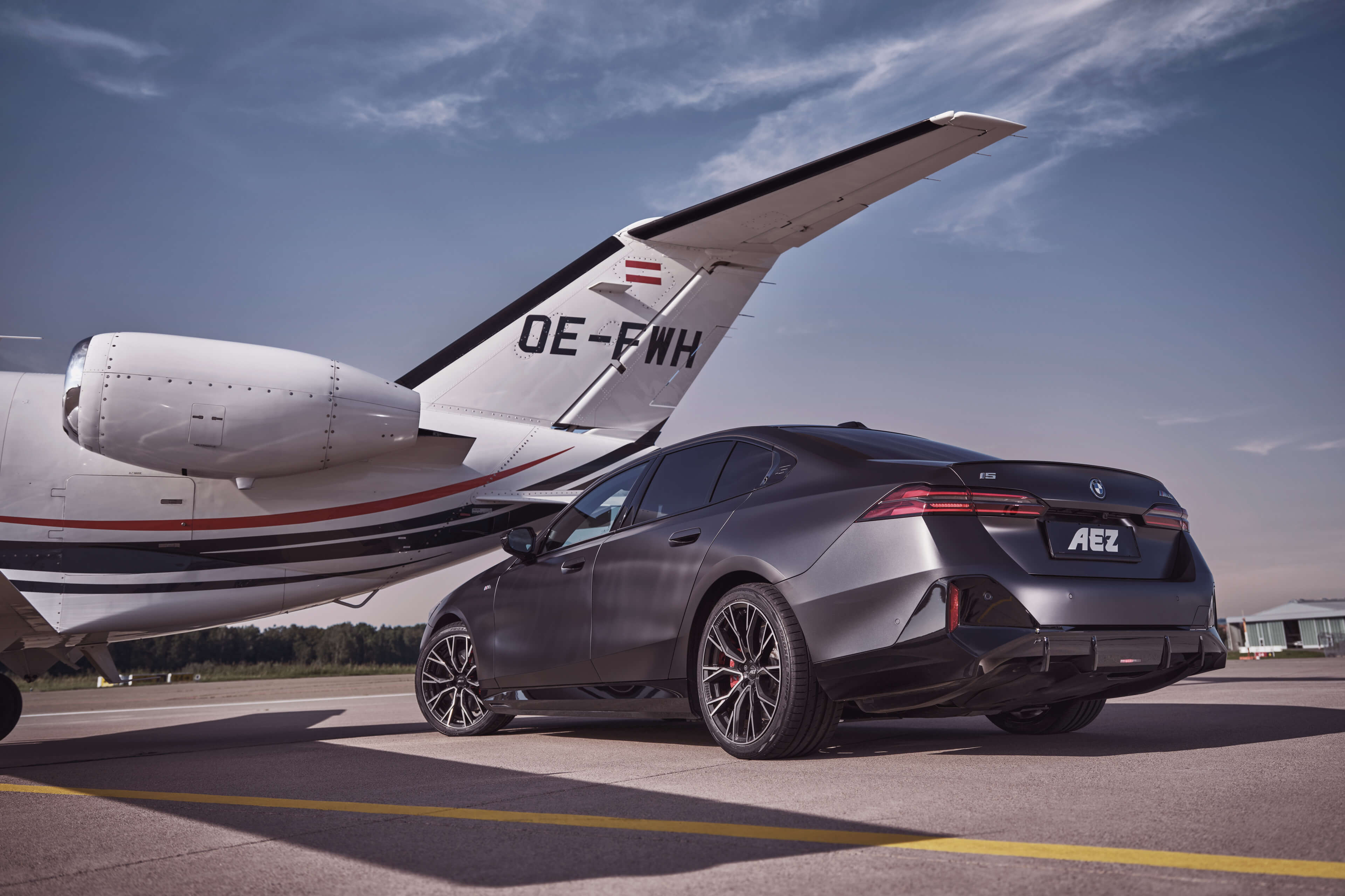 AEZ Toronto dark BMW i5 M60 Heck