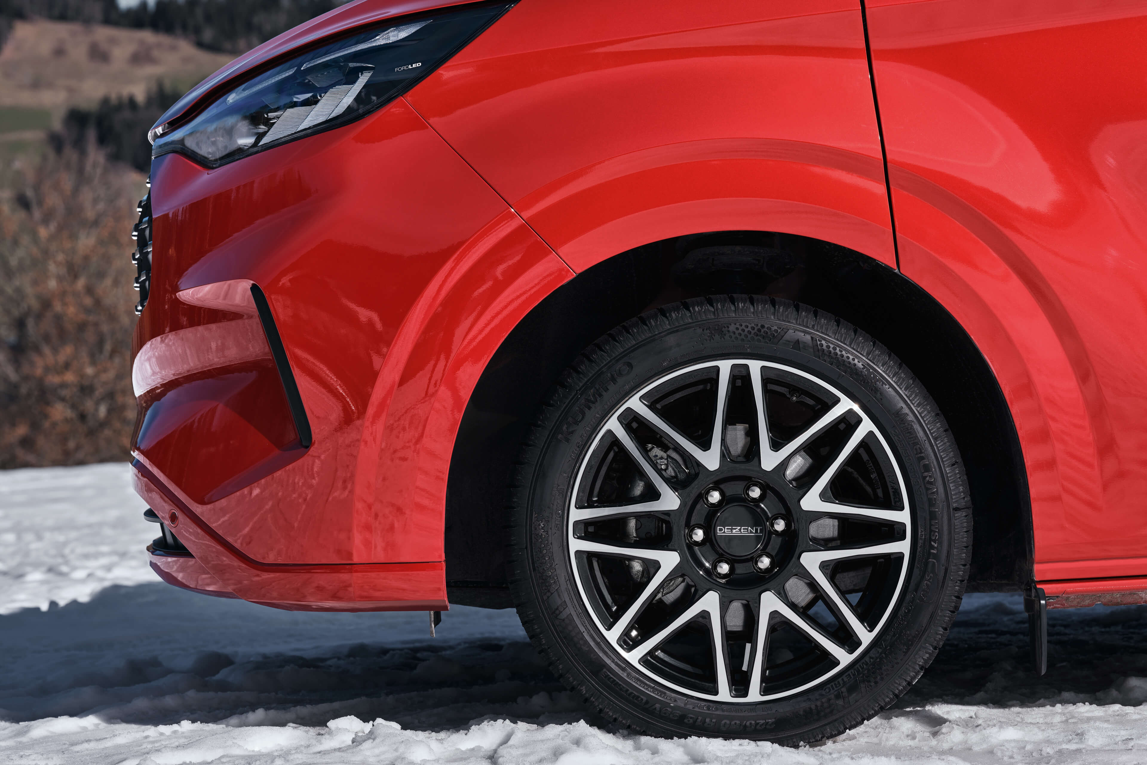 DEZENT KH dark Ford Nugget detail