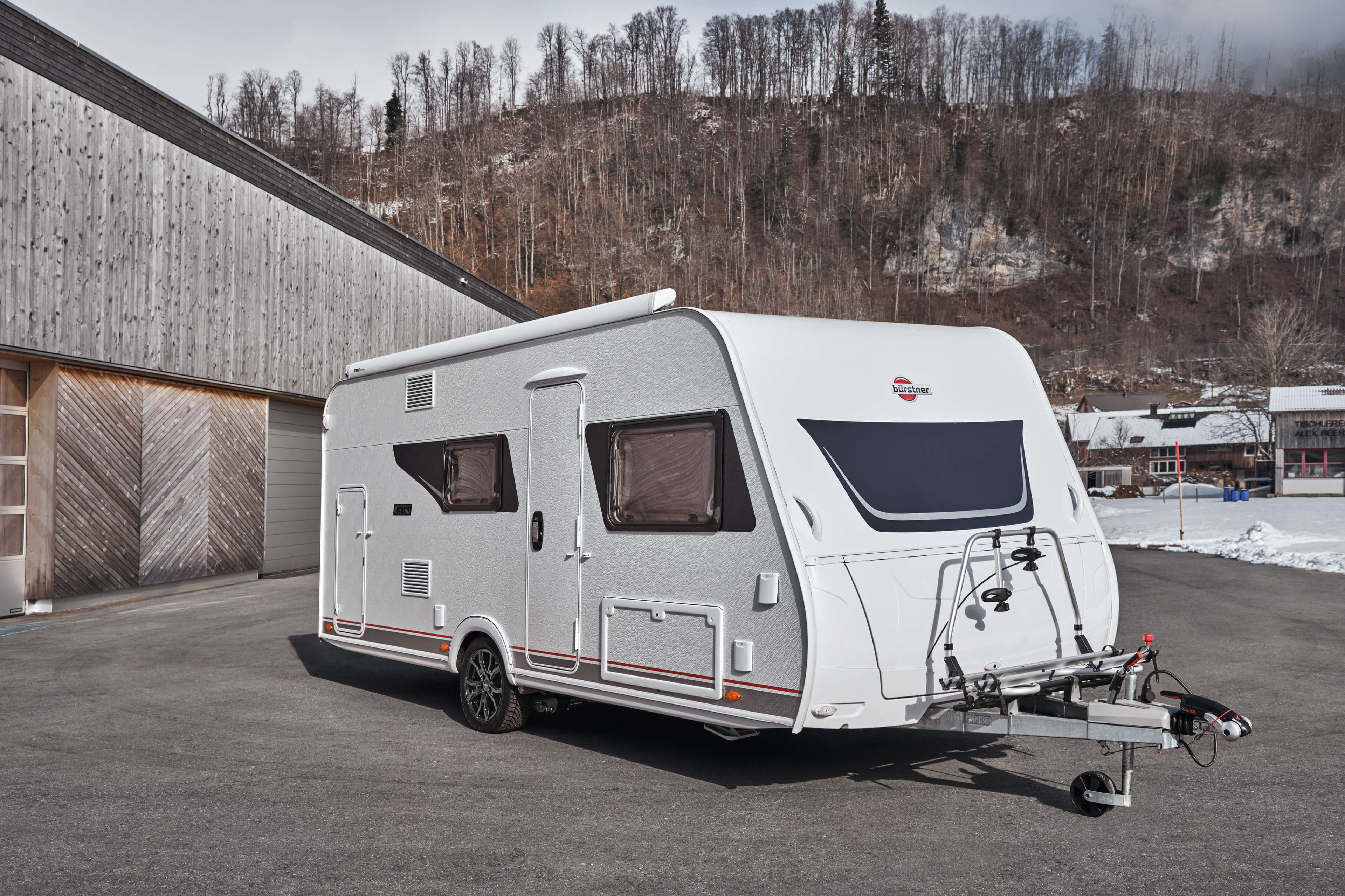 DEZENT TV-Trailer black Caravan front