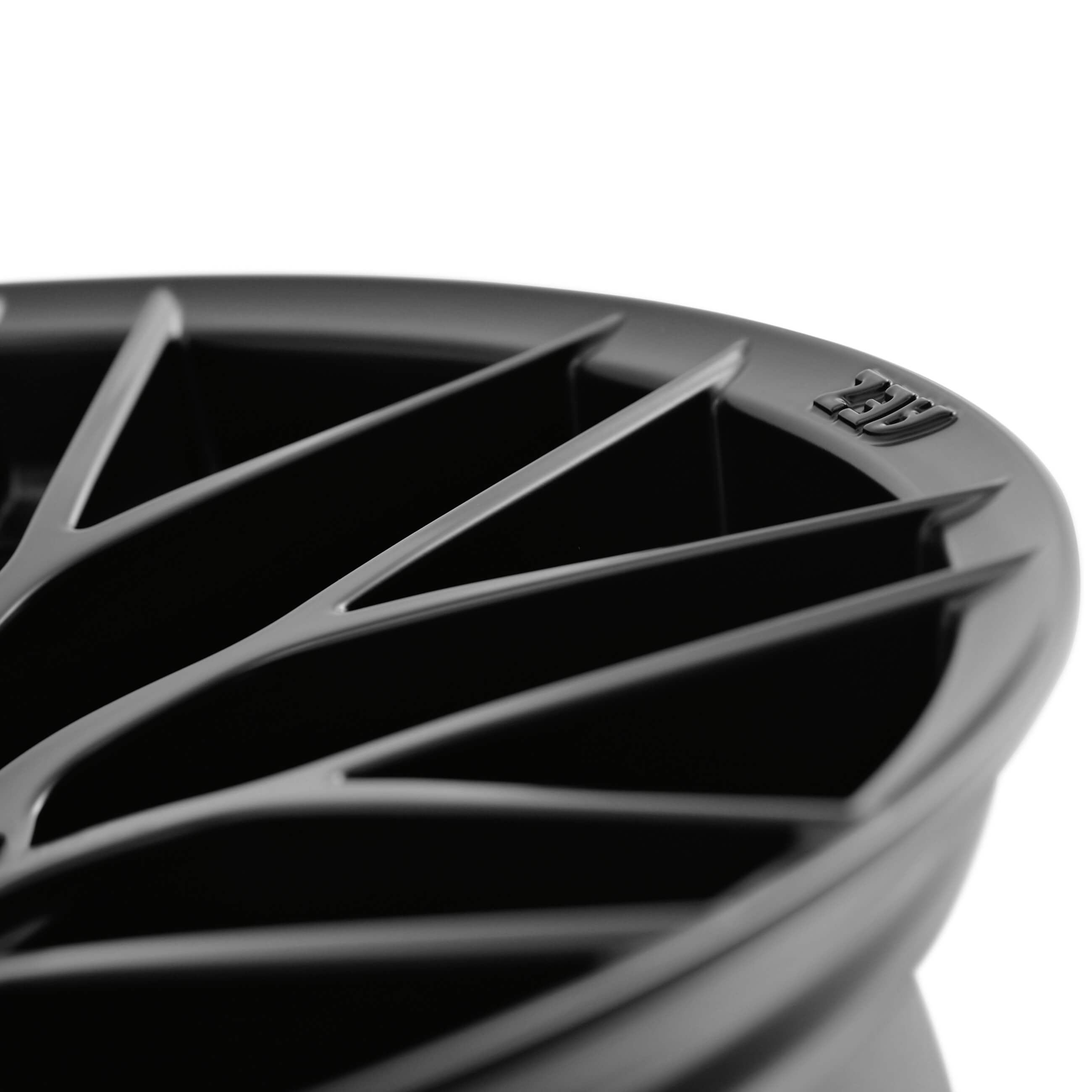 AEZ Antigua dark Alufelge Kreuz-Speichen-Design Detail von oben mattschwarz