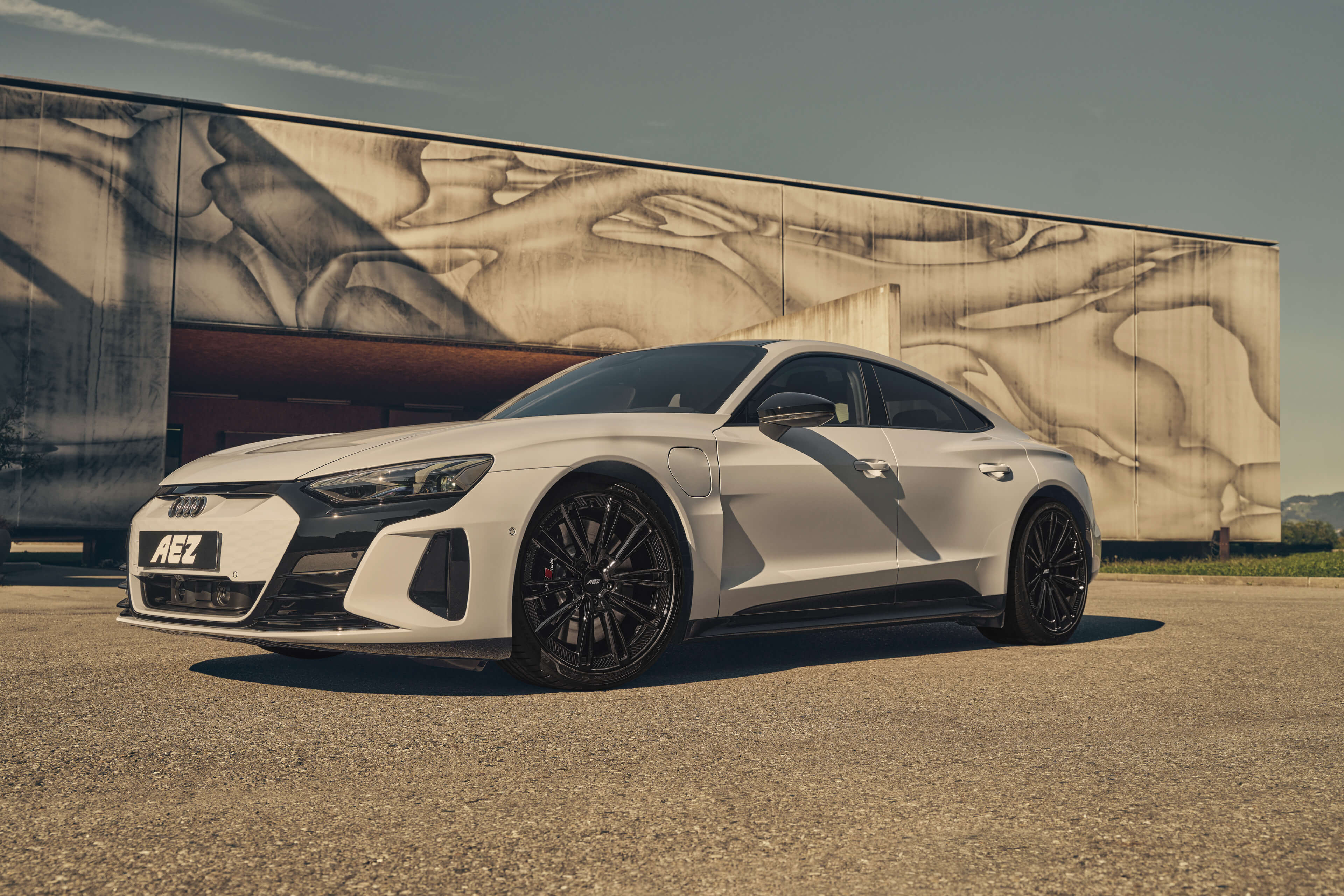 AEZ Alaska black Audi E Tron GT Front Sommer