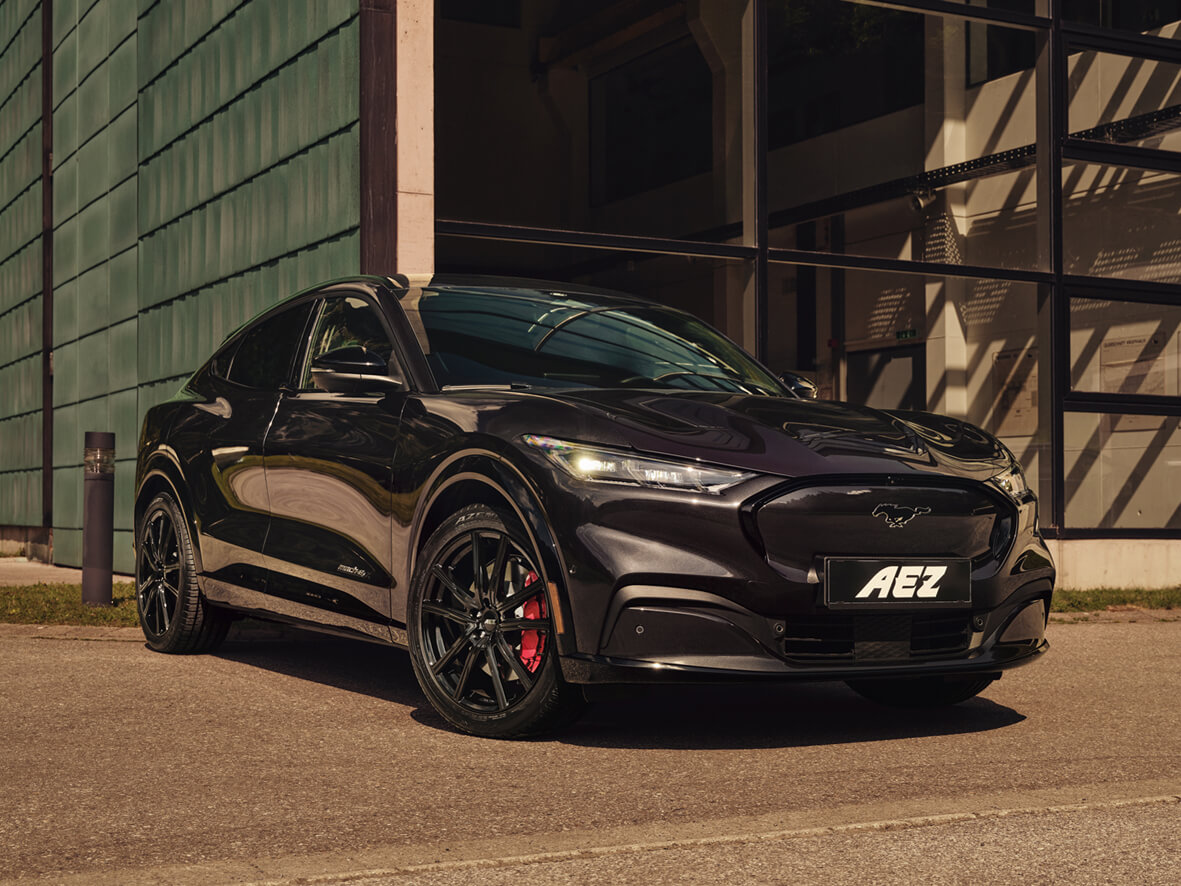 Aezbildhavanna Dark Mercedes EQE AMG Imagepic03