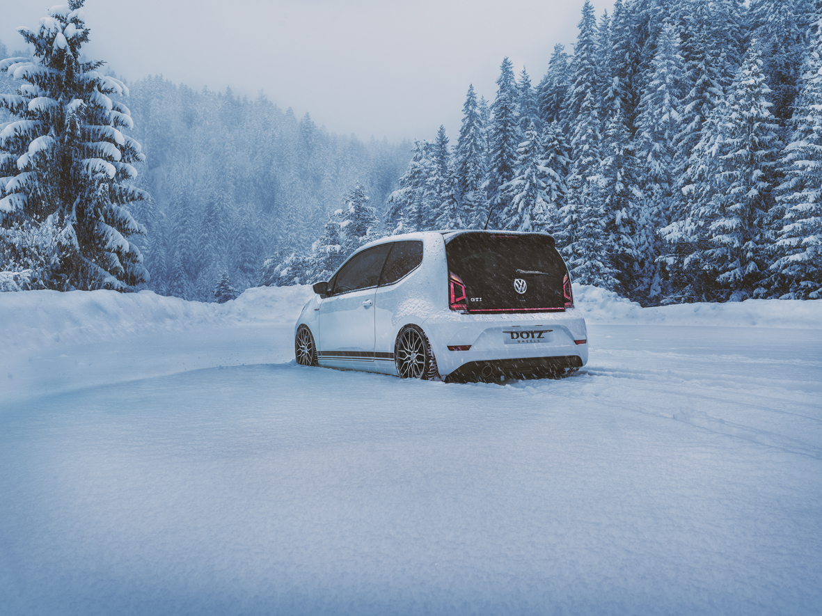 DOTZ LimeRock dark VW Up Heck