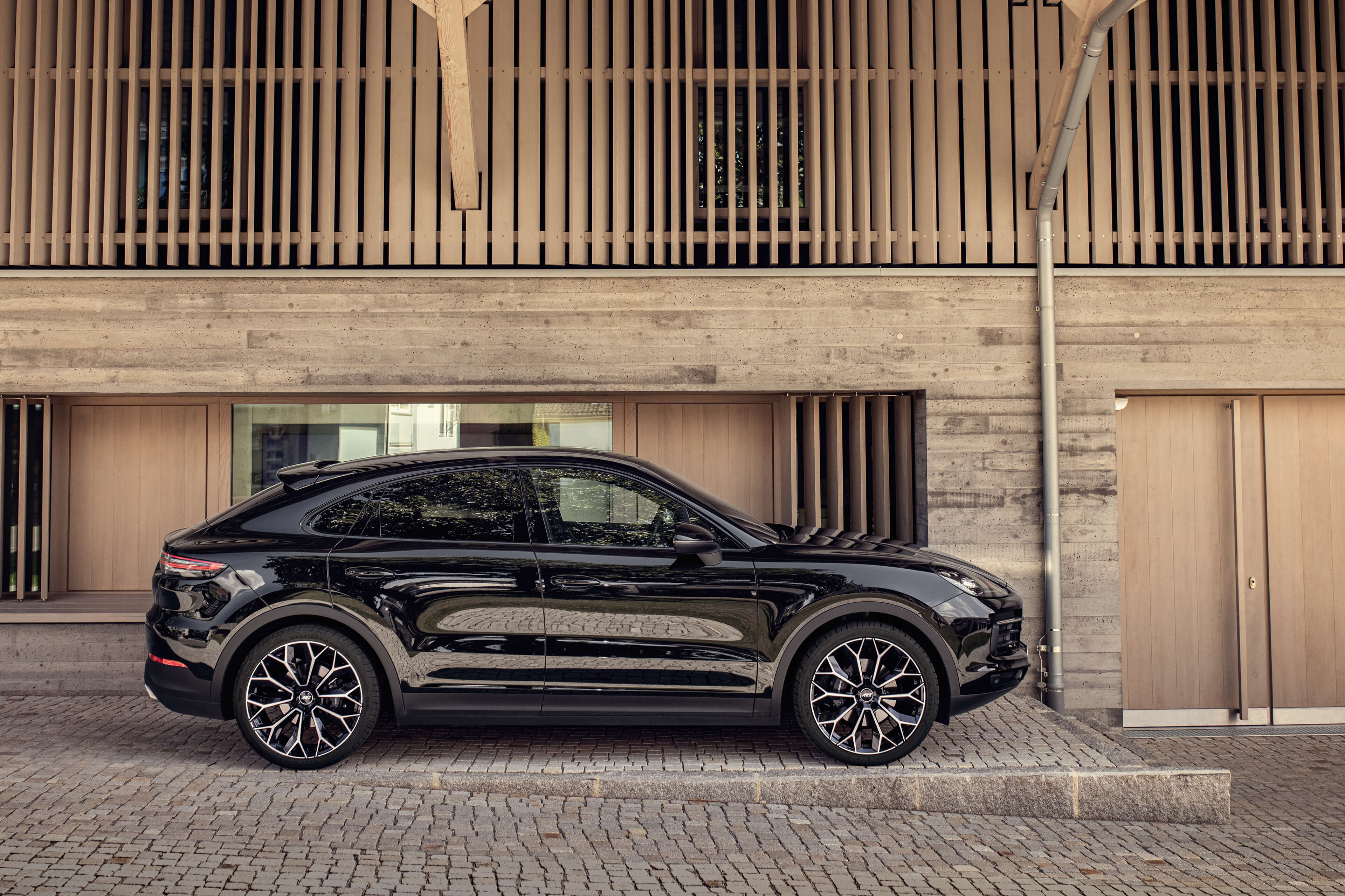 AEZ Leipzig dark Porsche Cayenne Seite
