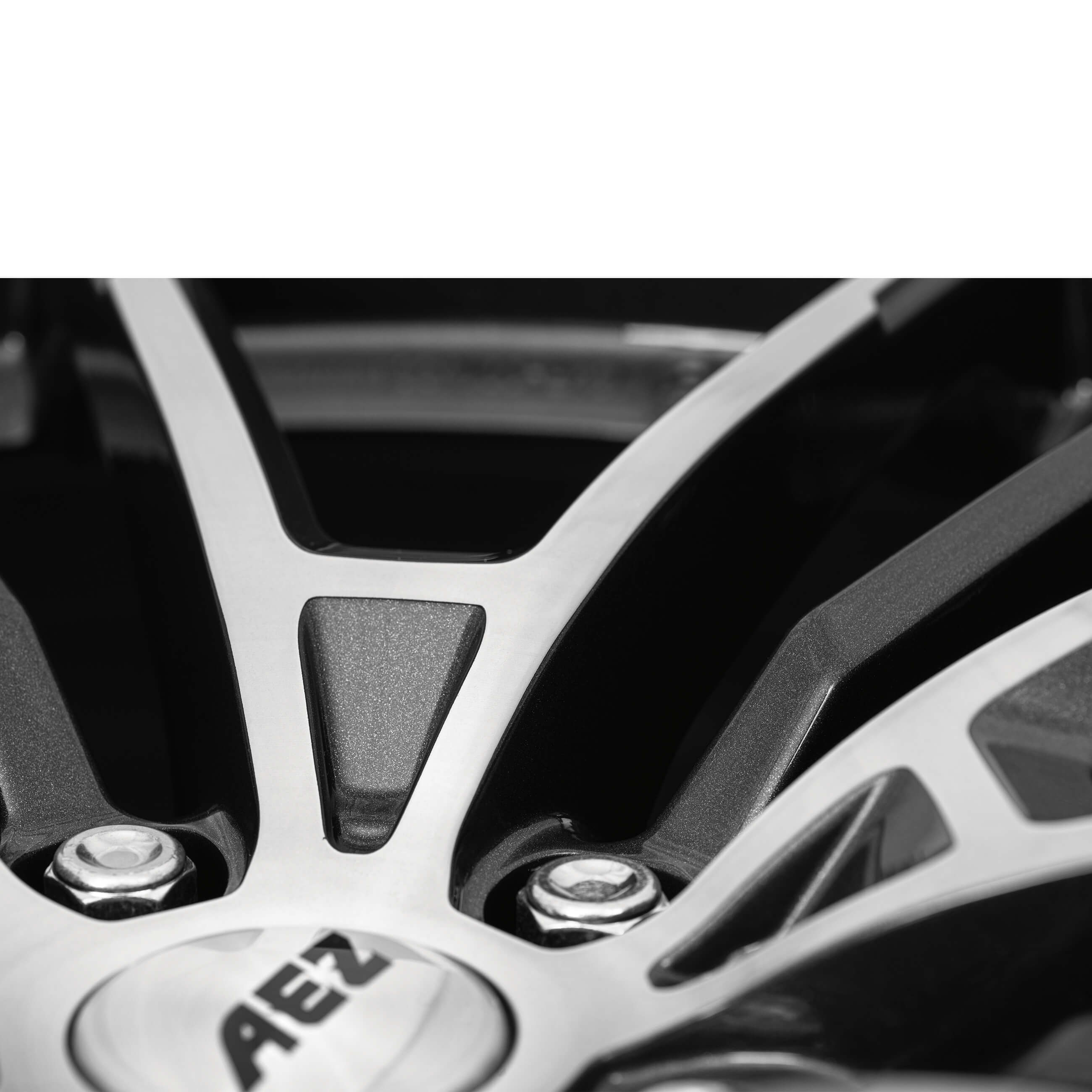 AEZ Kaiman dark Detail Mittenkappe