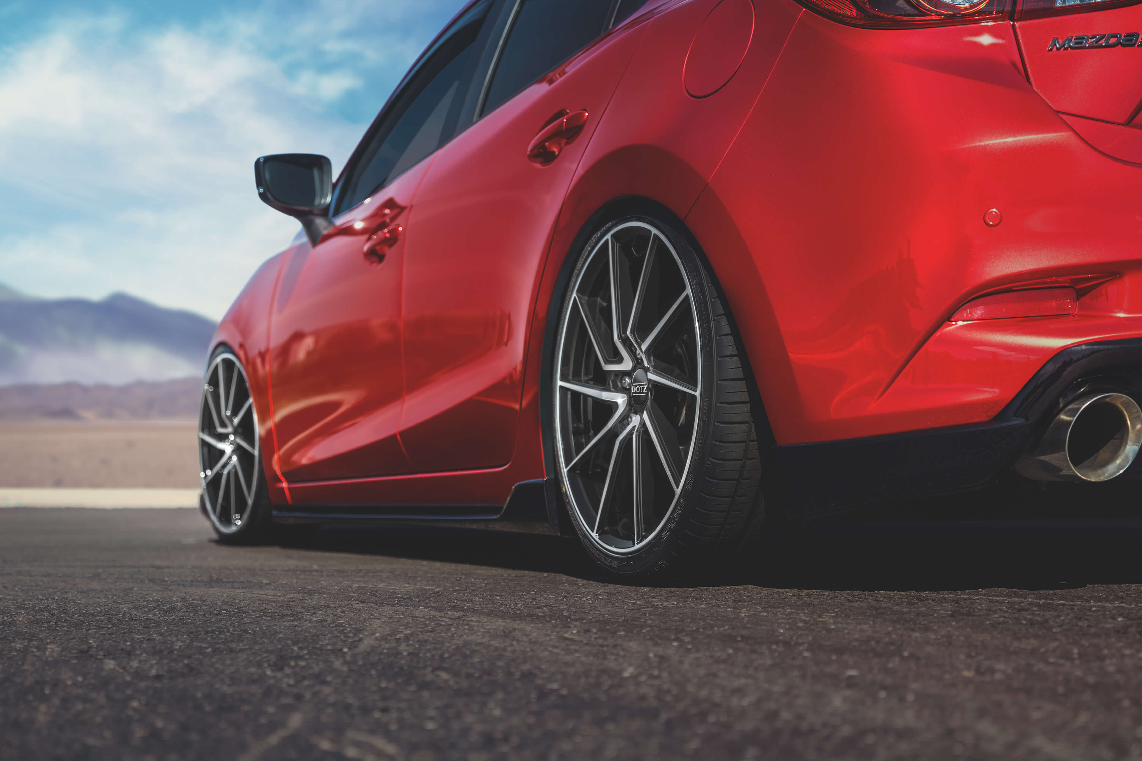 DOTZ Spa dark auf Mazda 3