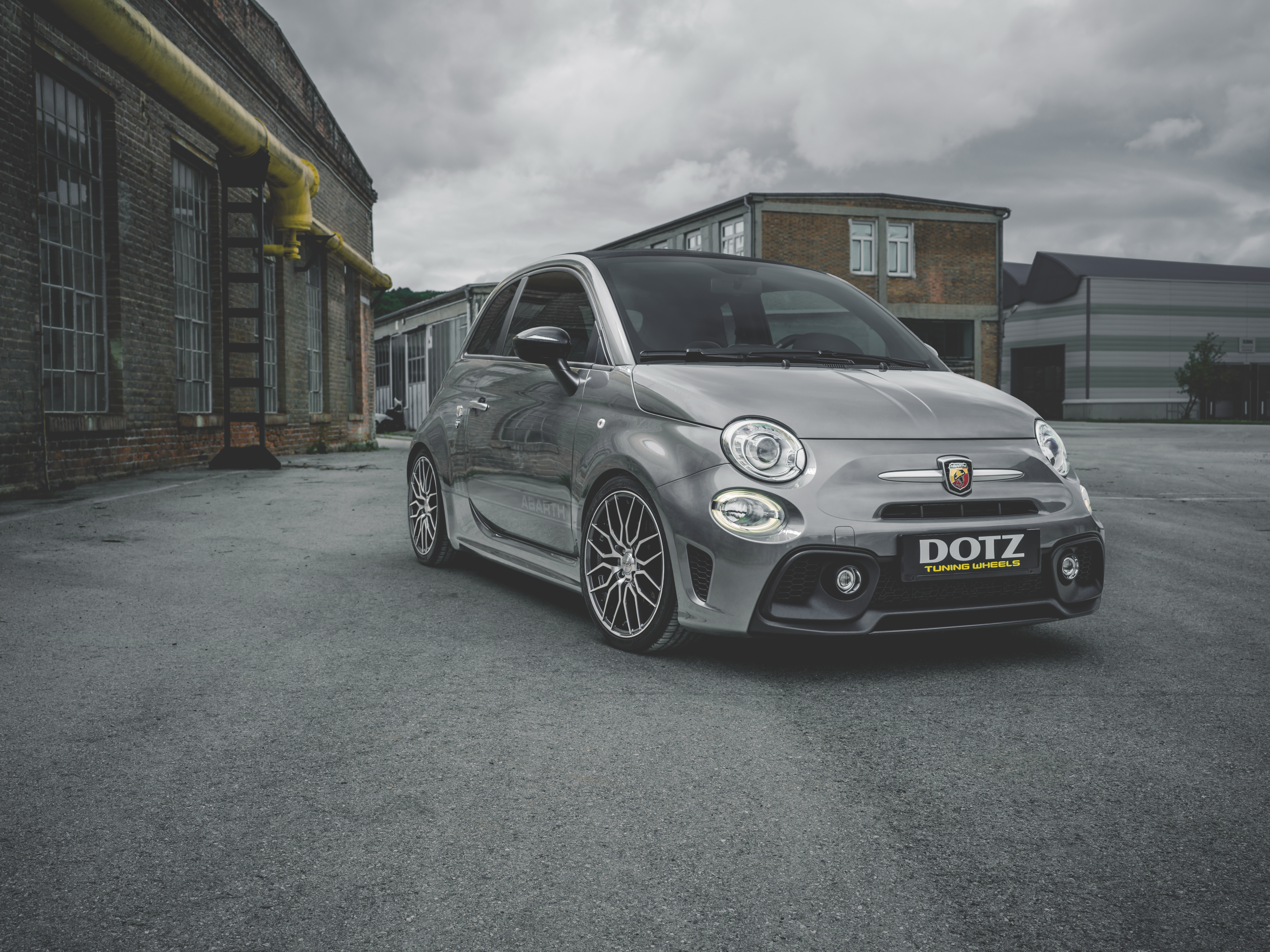 DOTZ Limerock Dark Fiat500 Abarth Imagepic03