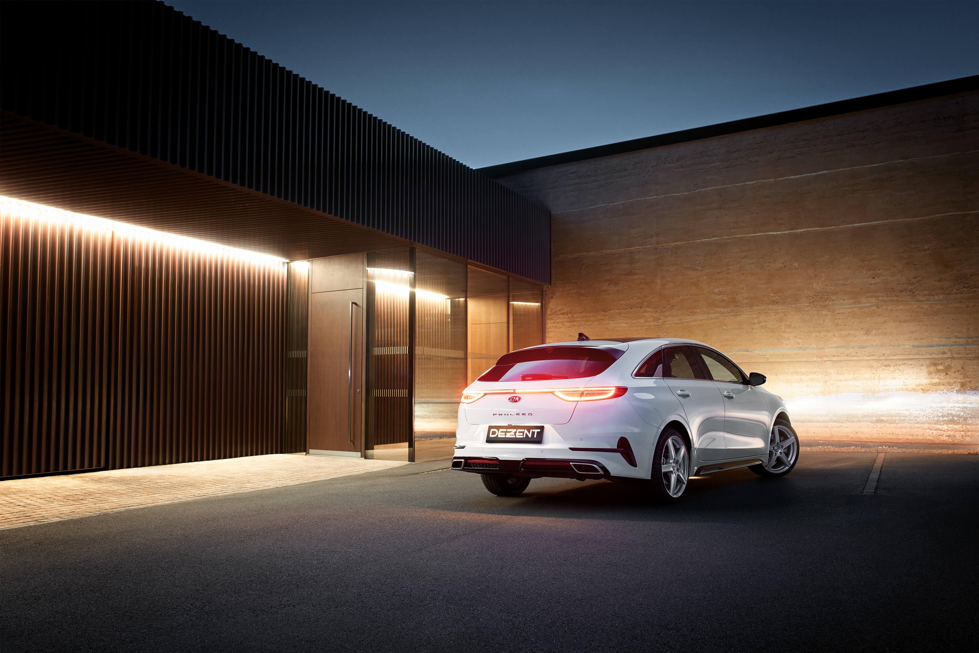 DEZENT TY Kia Proceed Heck