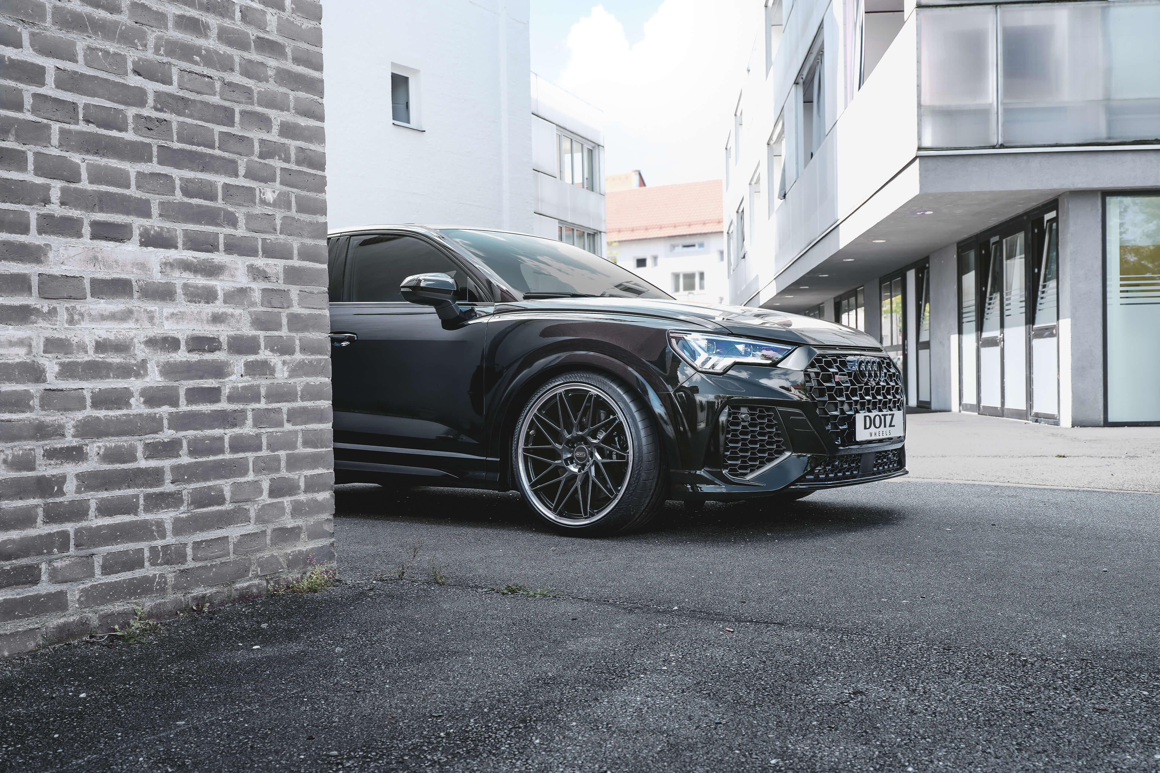 DOTZ Tanaka dark Audi RSQ3 Seite