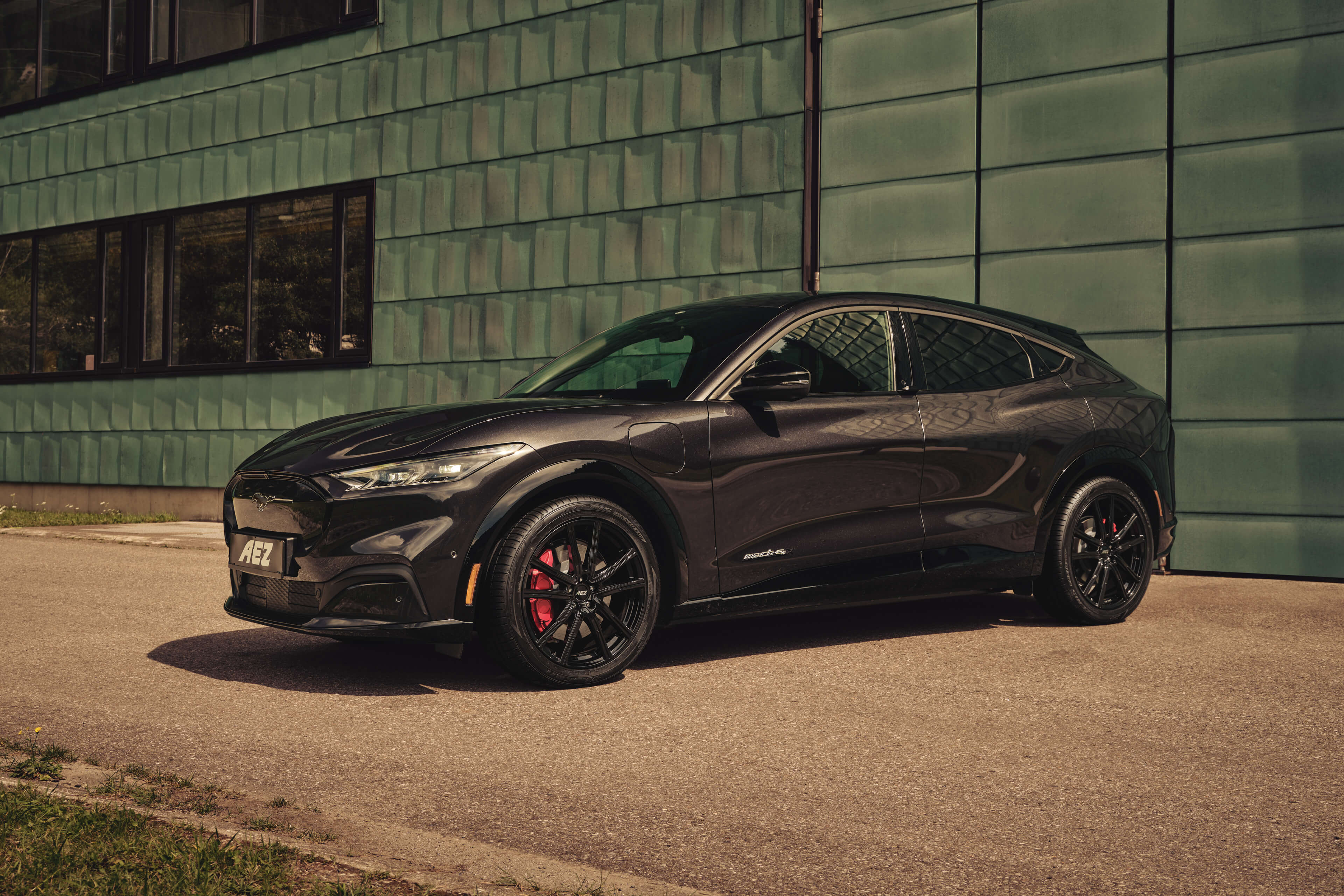 AEZ Montreal black Mustang Mach E Frontal