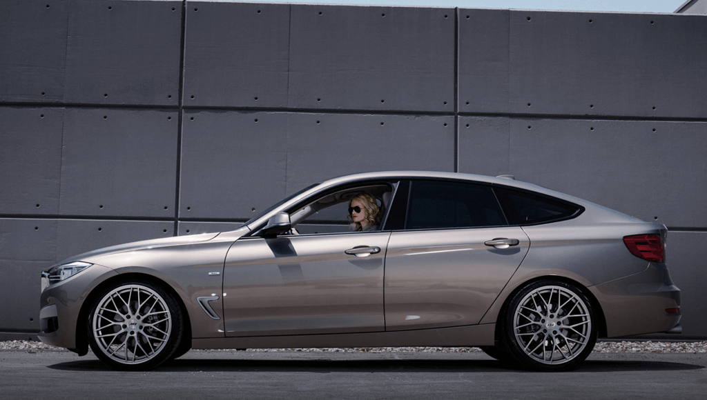 BMW 3GT AEZ Antigua high gloss Alufelge Vollseitenansicht des Autos