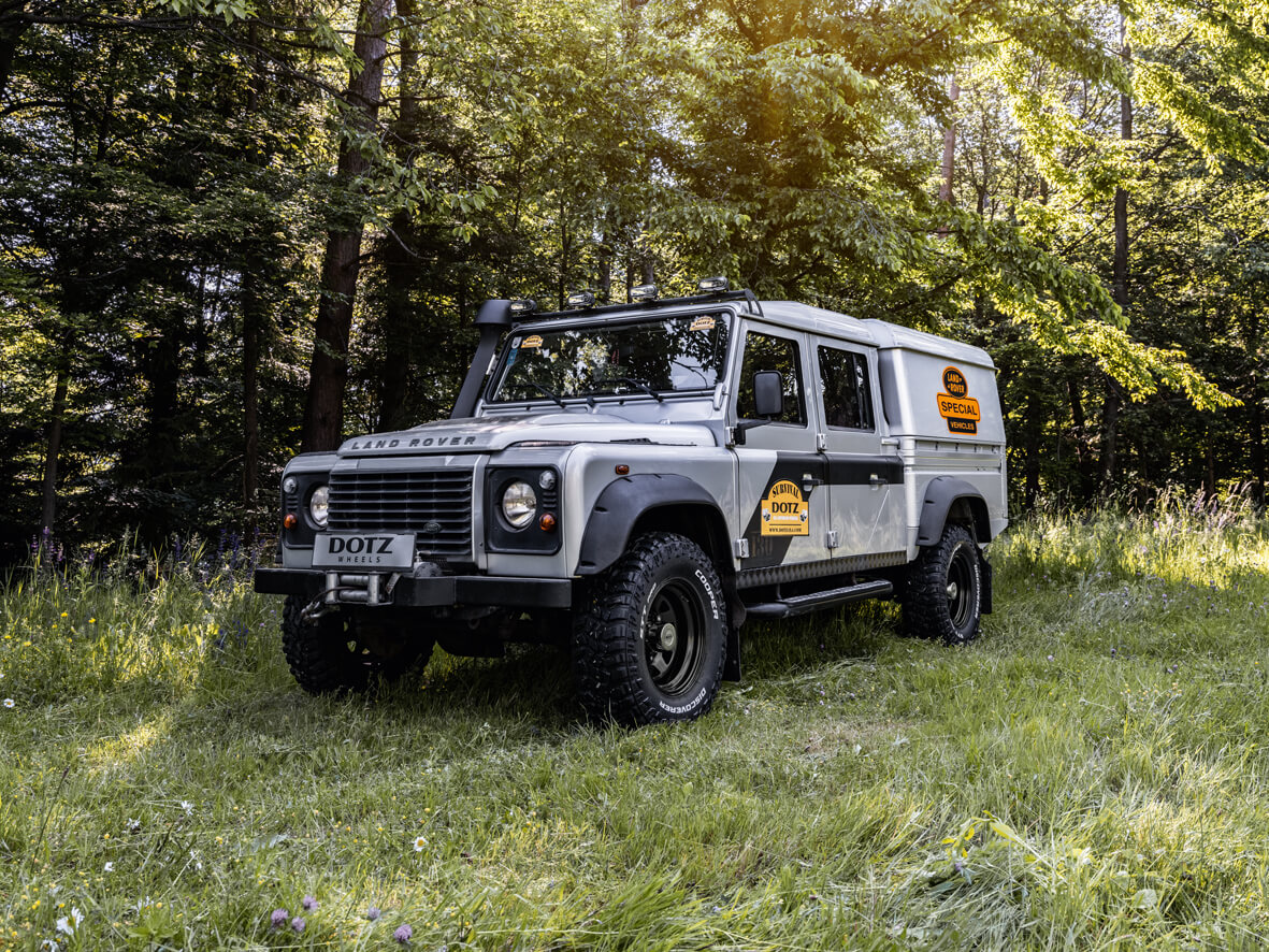 DOTZ 4X4 Dakar Dark Camper VWT6 Imagepic04