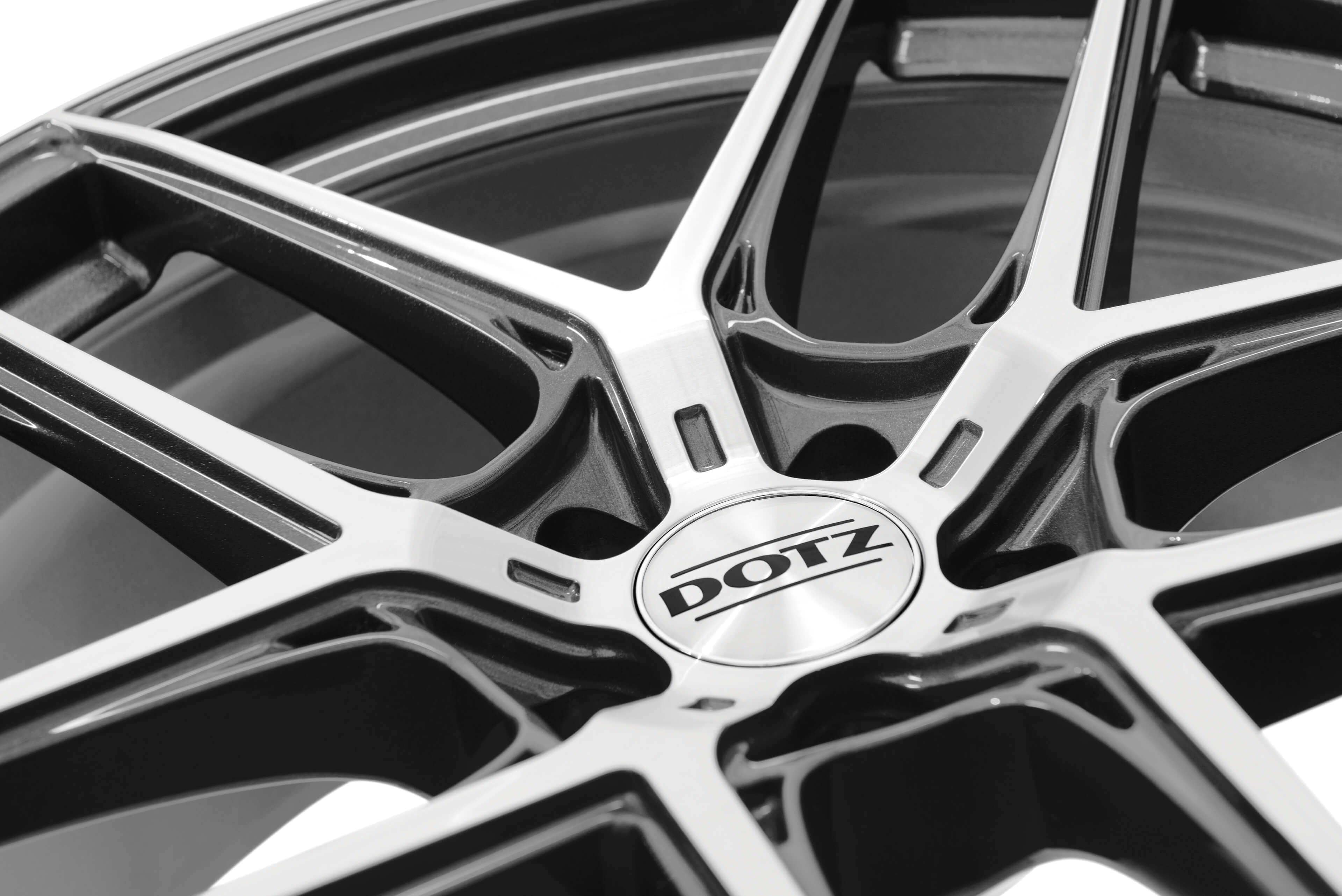 DOTZ LagunaSeca dark detail 2