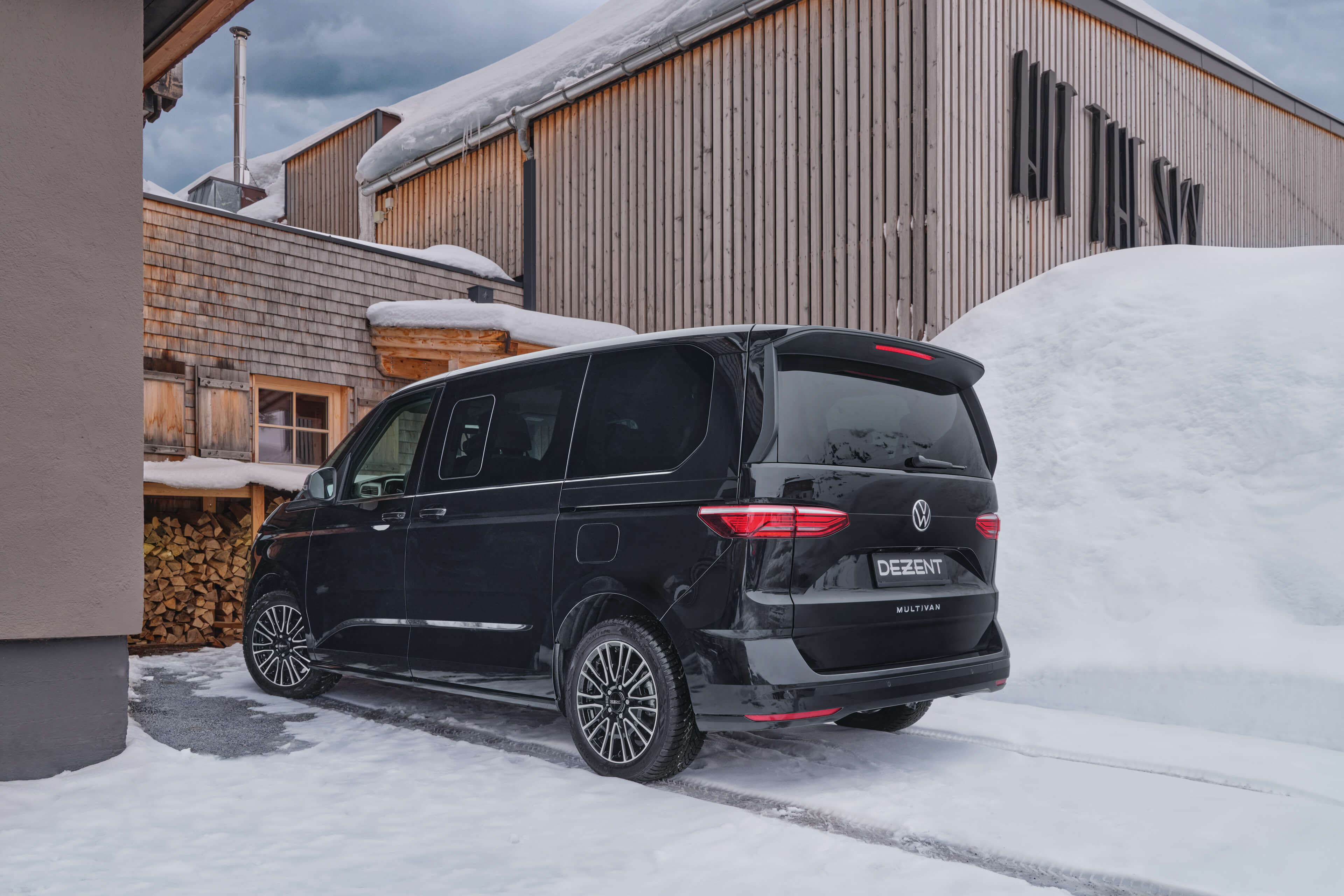 DEZENT KE dark VW T7 Heck