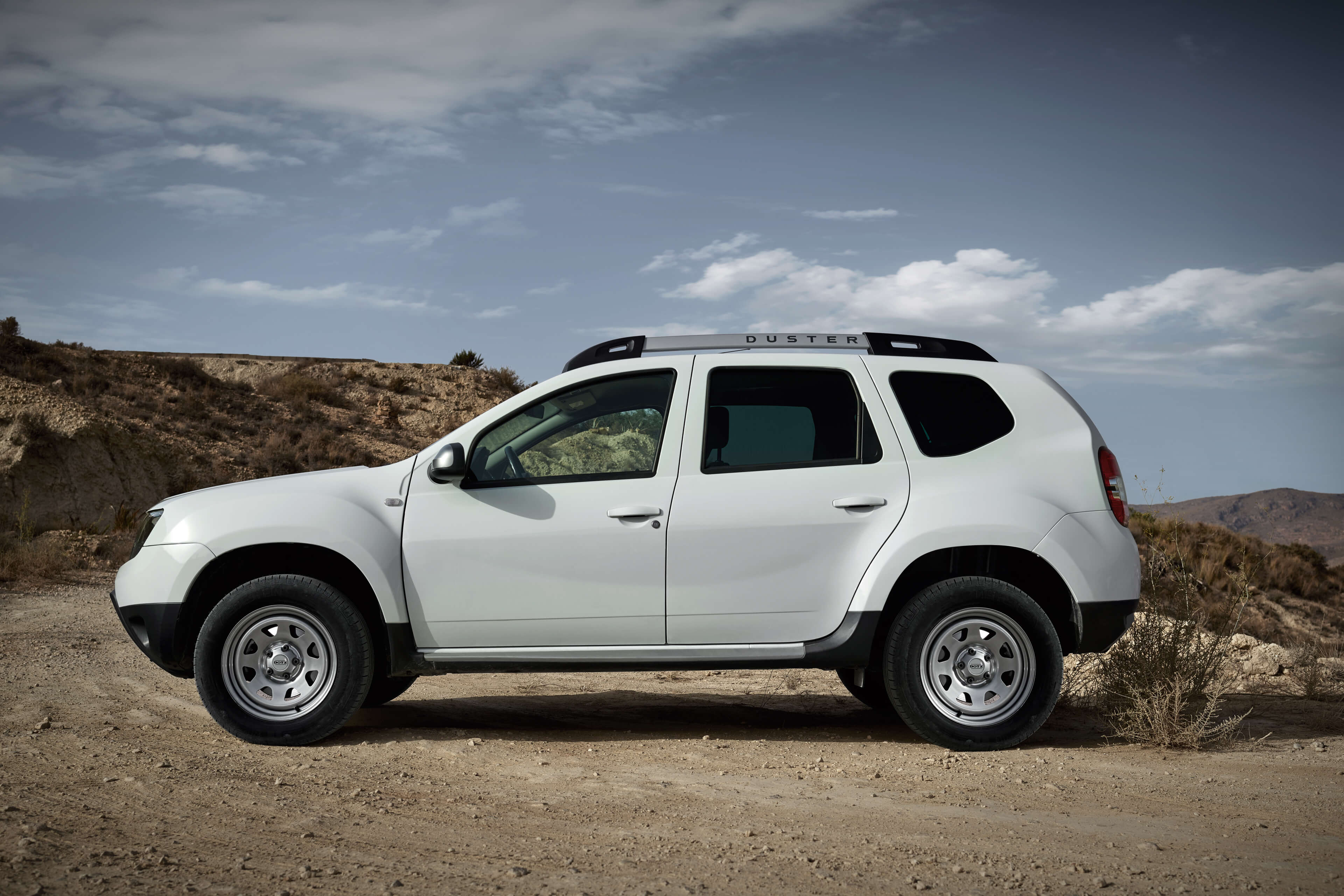 DOTZ 4x4 Dakar Dacia Duster Seite