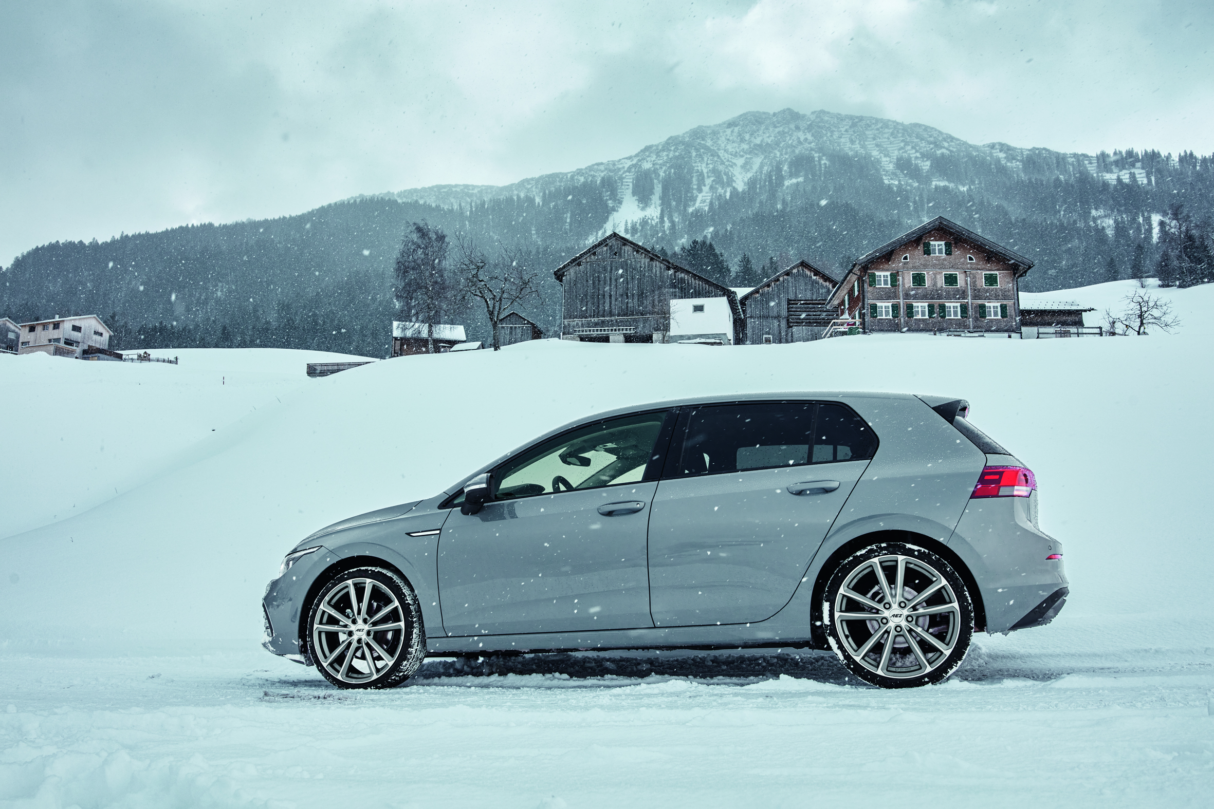 AEZ Tioga titan VW GolfVIII Seite