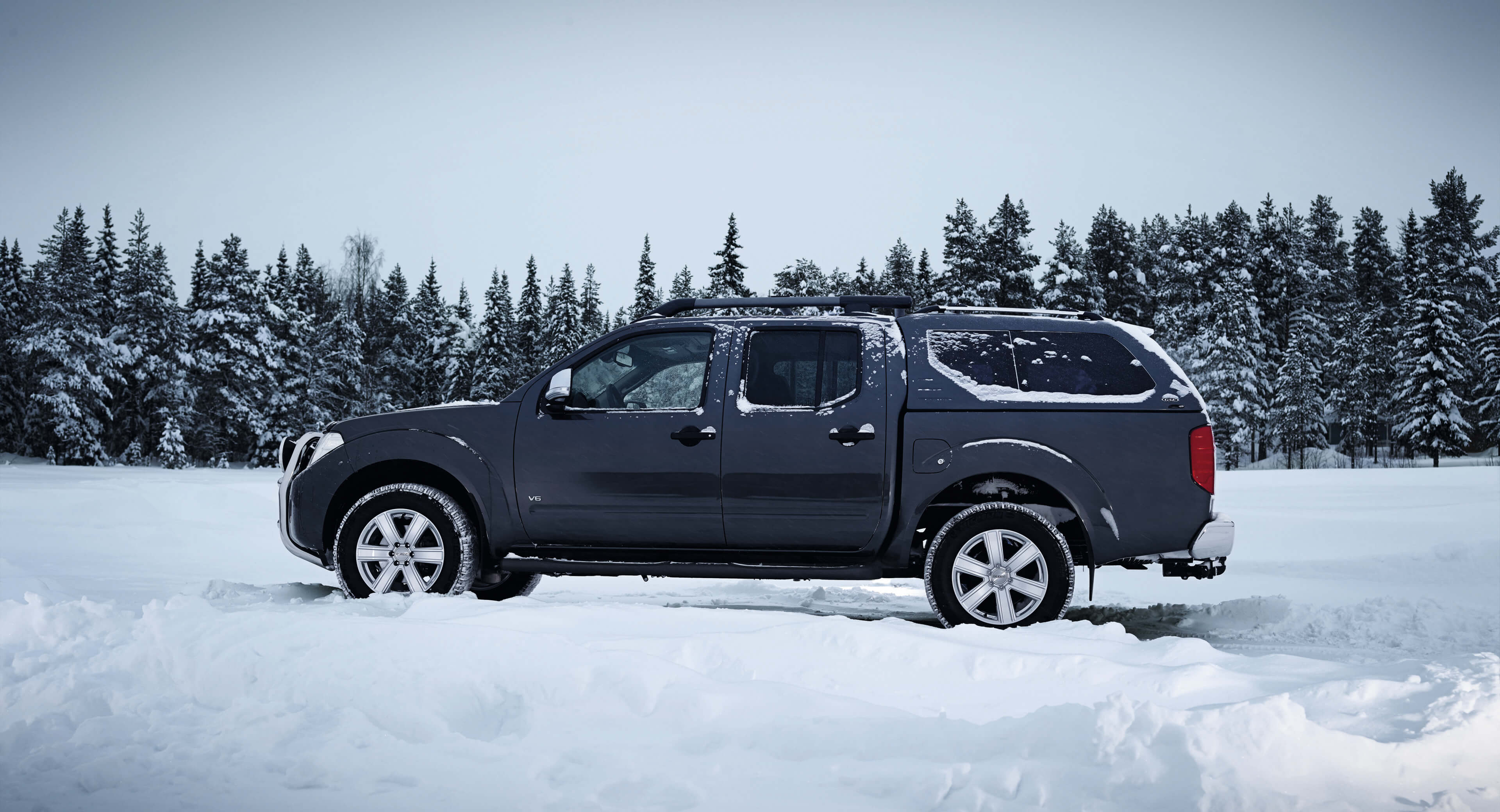 DEZENT TJ silber Toyota Landcruiser Mitsubishi Pajero Offroad