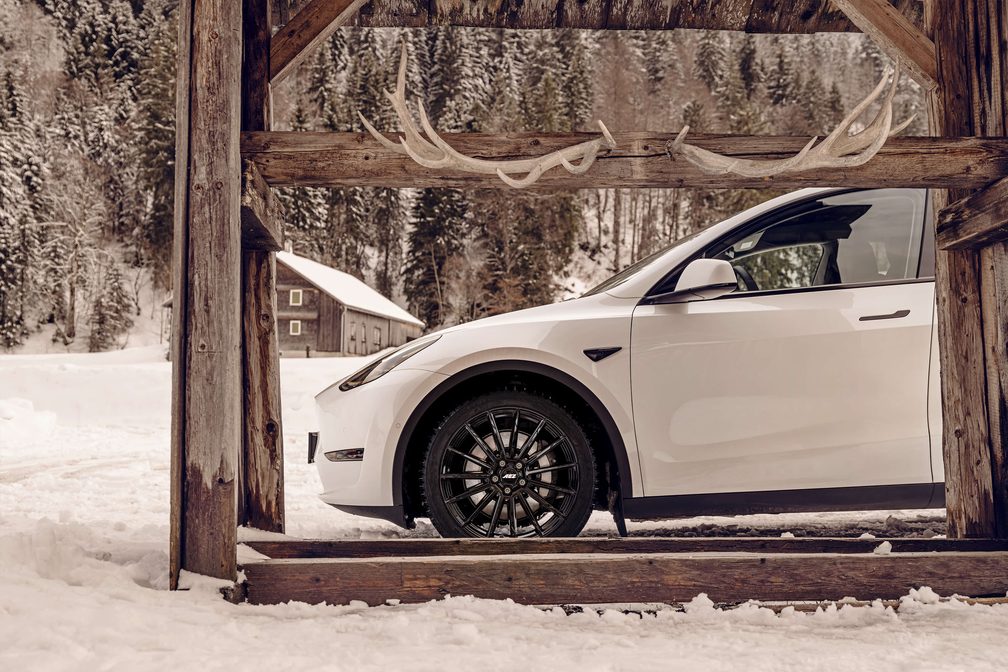 AEZ Atlanta black Tesla Model Y Seite