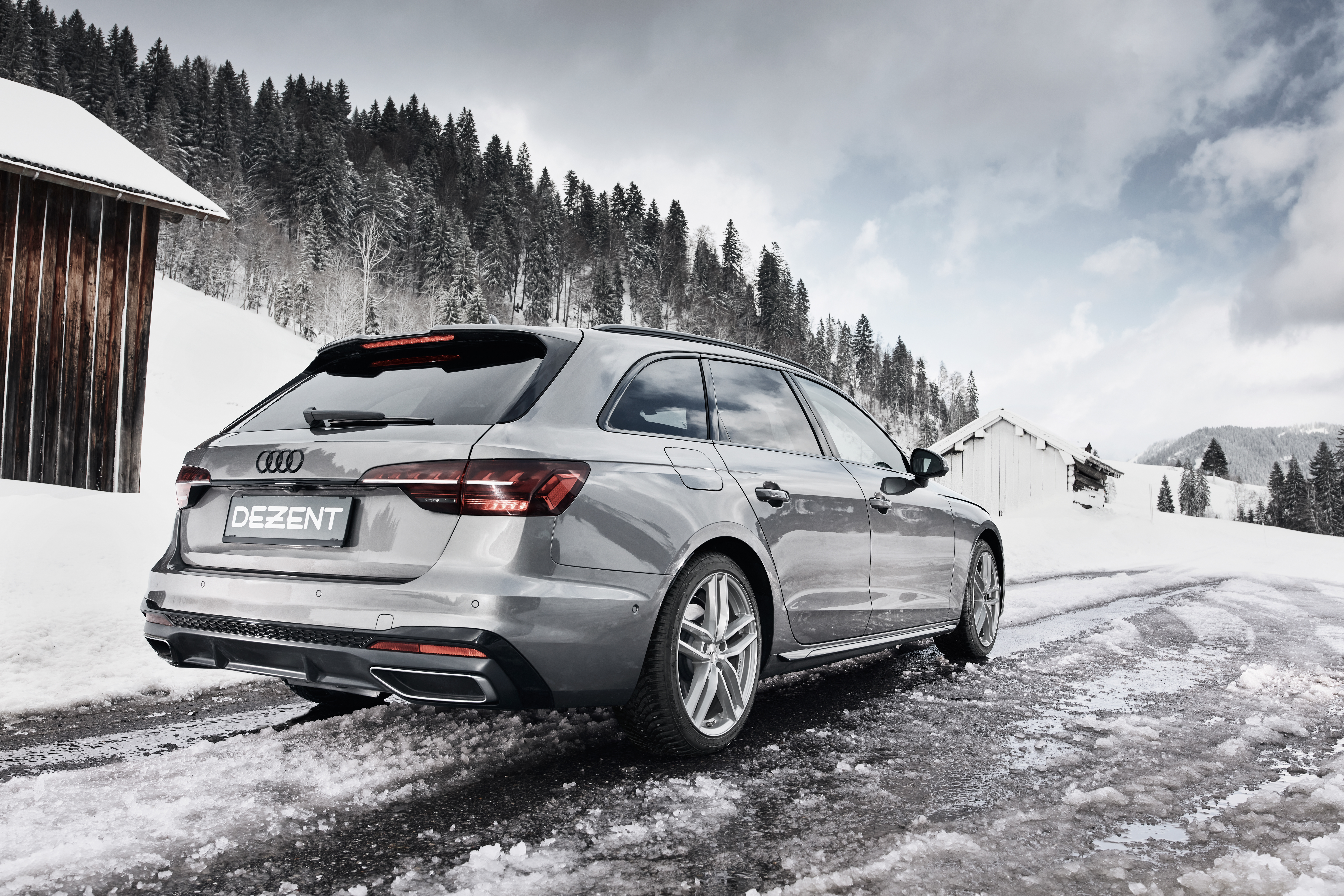 DEZENT TR silver AudiA4 Heck