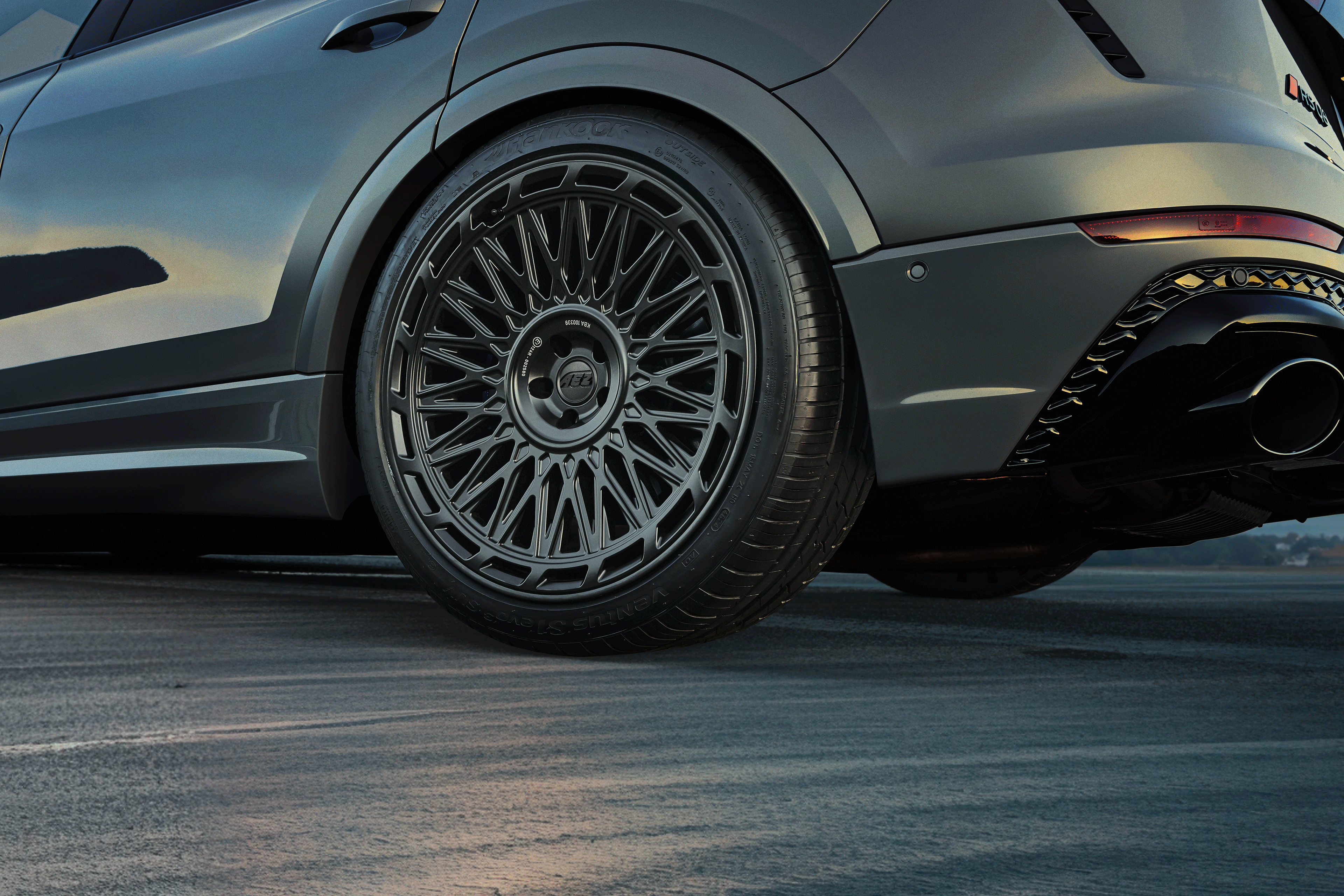 Gallerie Tokio Black 1