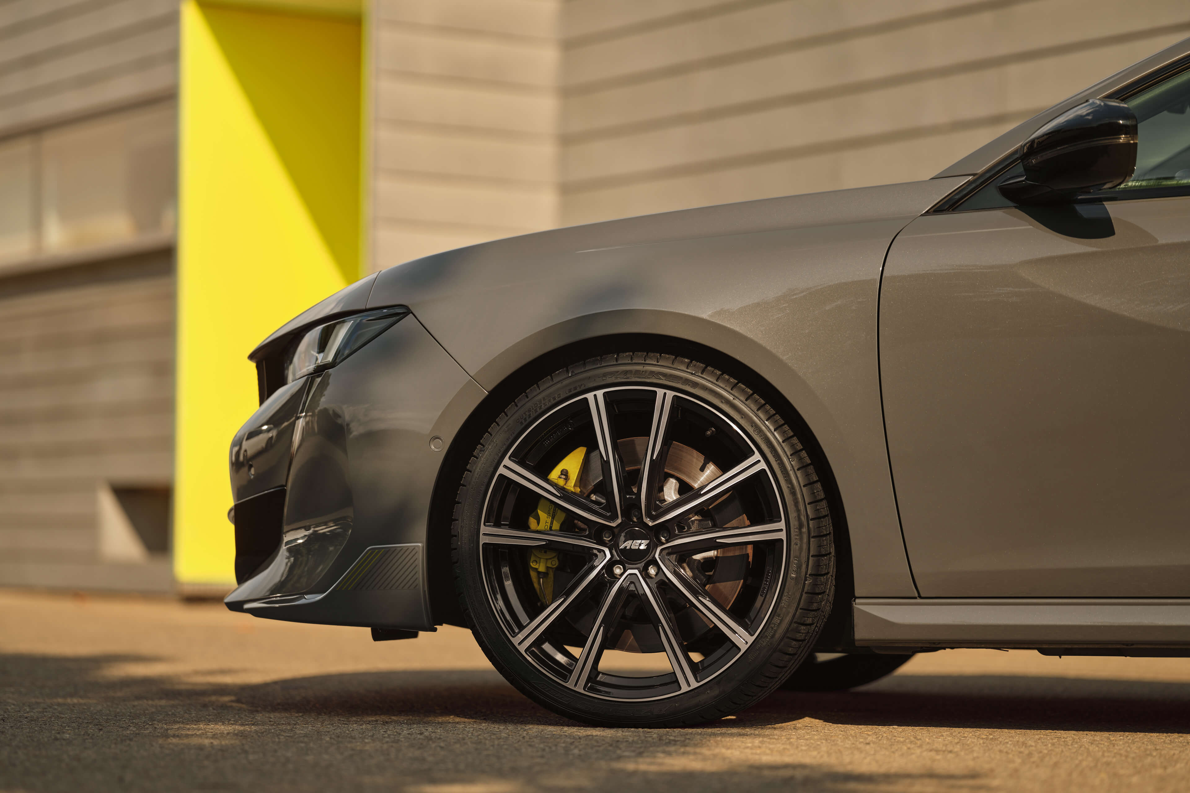 AEZ Montreal dark Peugeot 508 Seite